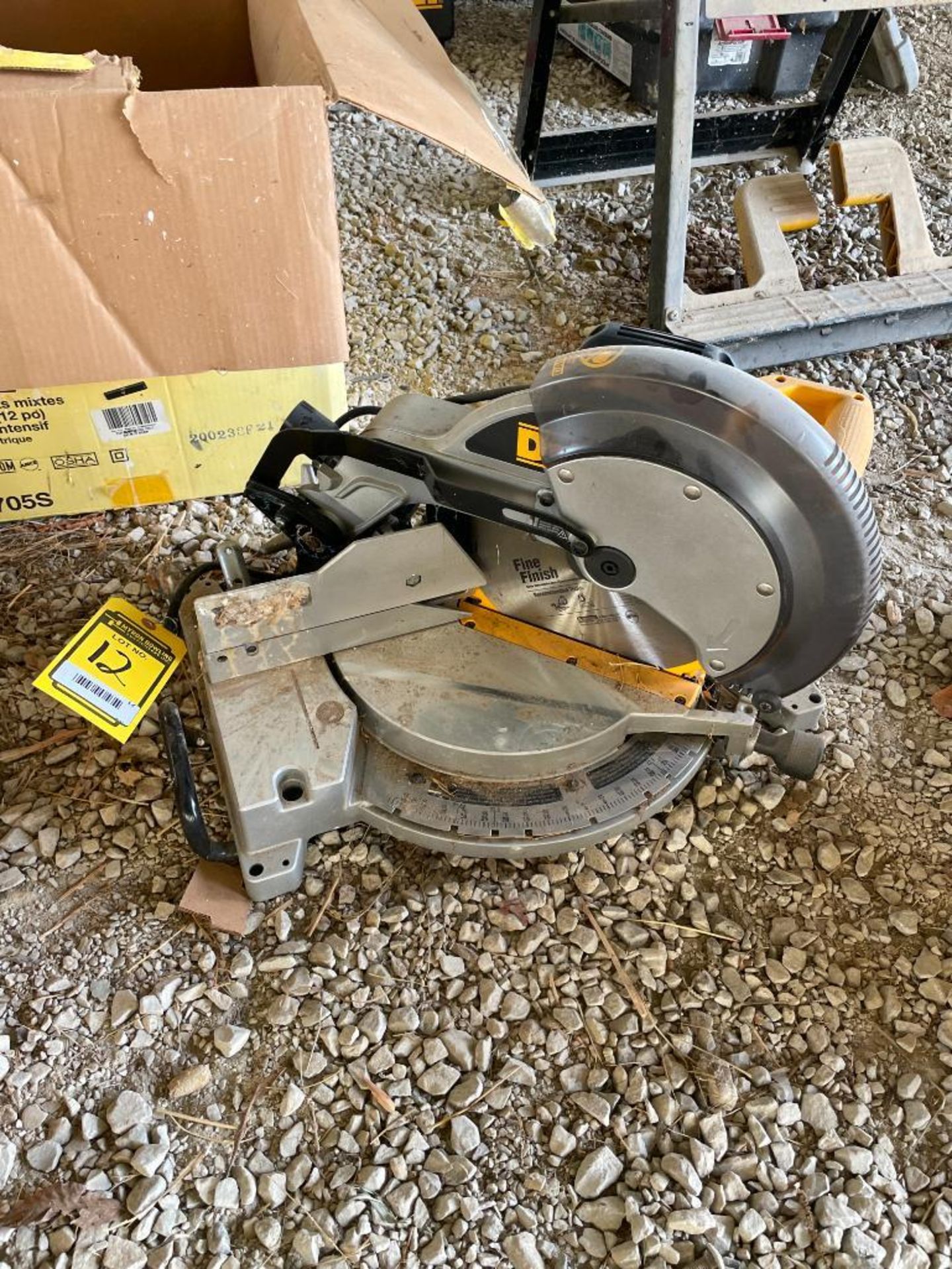 DEWALT MULTI ANGLE CHOPSAW, MODEL DW705S