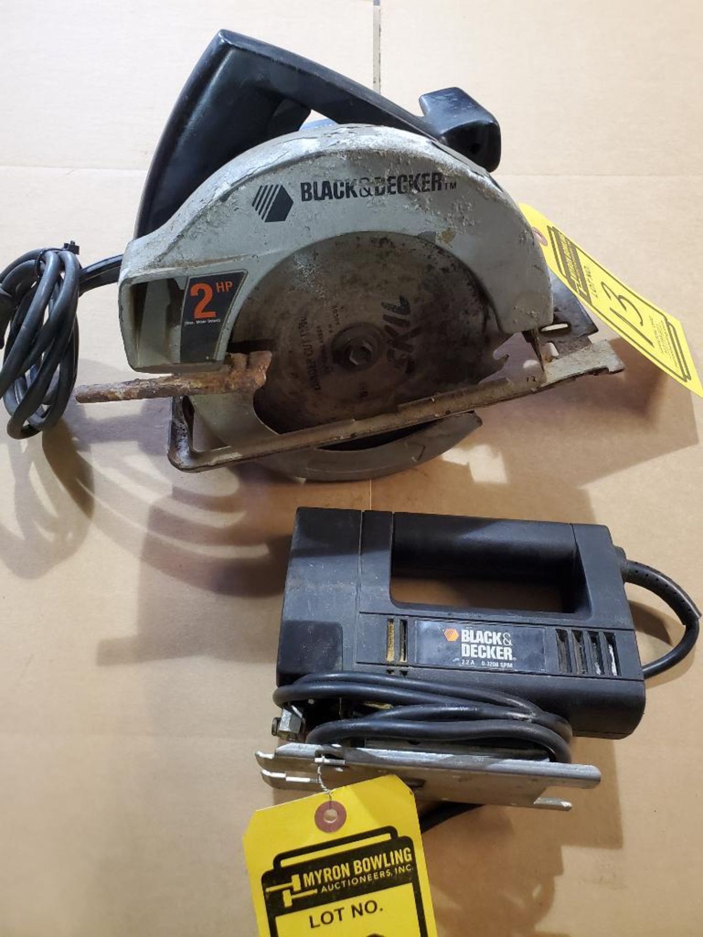 BLACK & DECKER BLADE SAW & 7 1/2'' BLACK & DECKER CIRCULAR SAW, TYPE 8, NO# 7390, 10-AMPS, 5,300