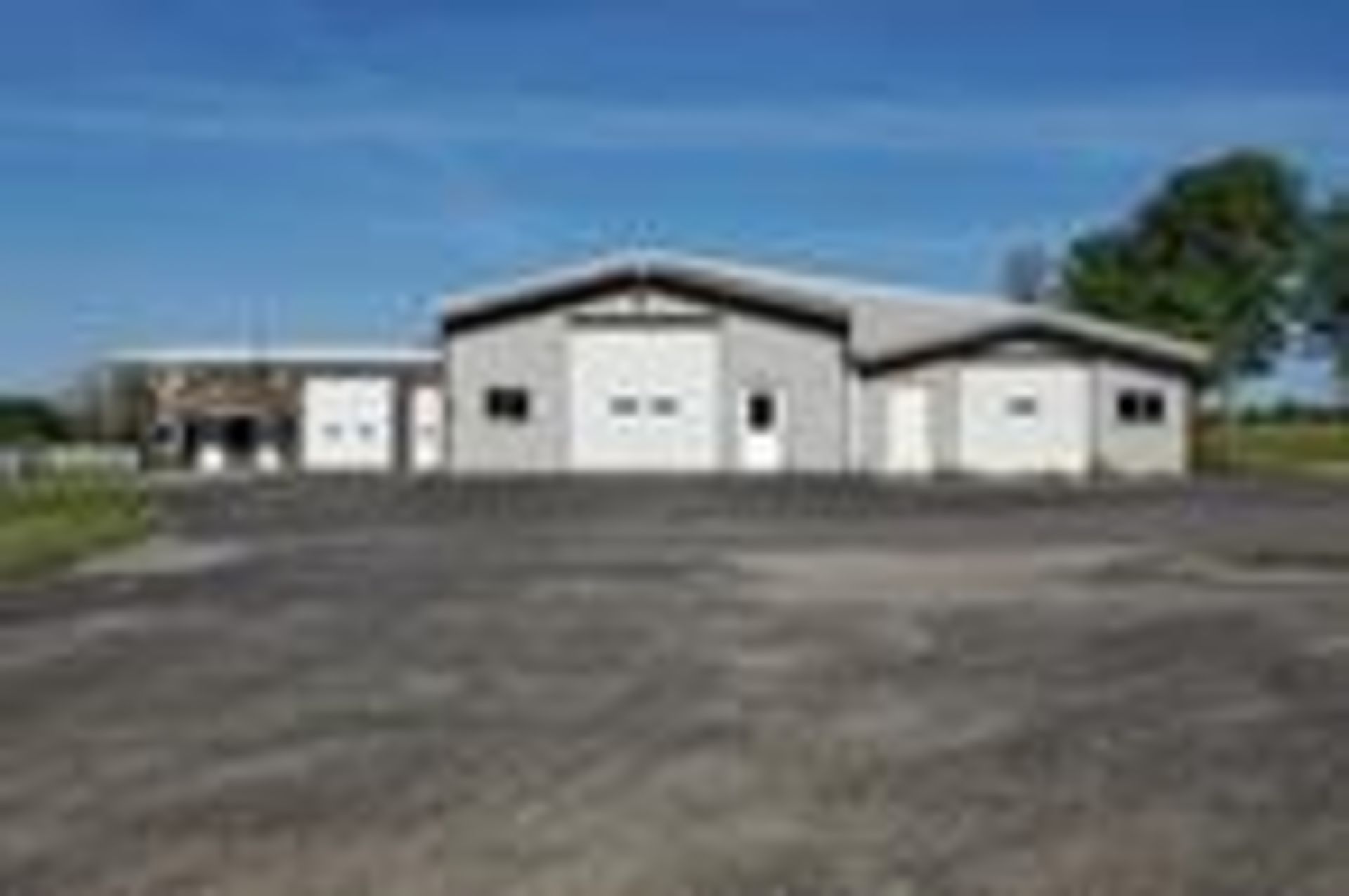 *REAL ESTATE SELLING AT NOON*   APPROXIMATELY 17,500 +/- SQUARE FEET MAIN MANUFACTURING BUILDING