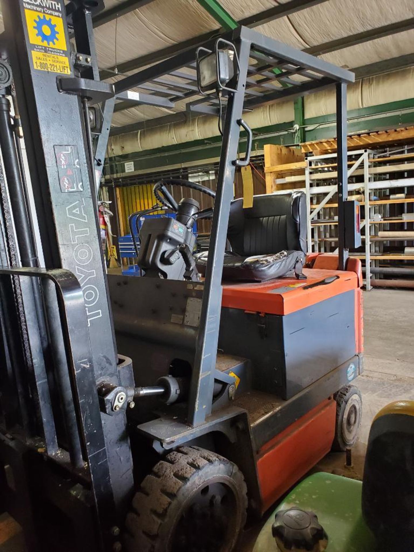 TOYOTA 3,500 LB. CAPACITY ELECTRIC FORKLIFT, MODEL 30-5FBC18, 36-VOLT, 82 1/2 2-STAGE MAST, 42'' - Image 2 of 13