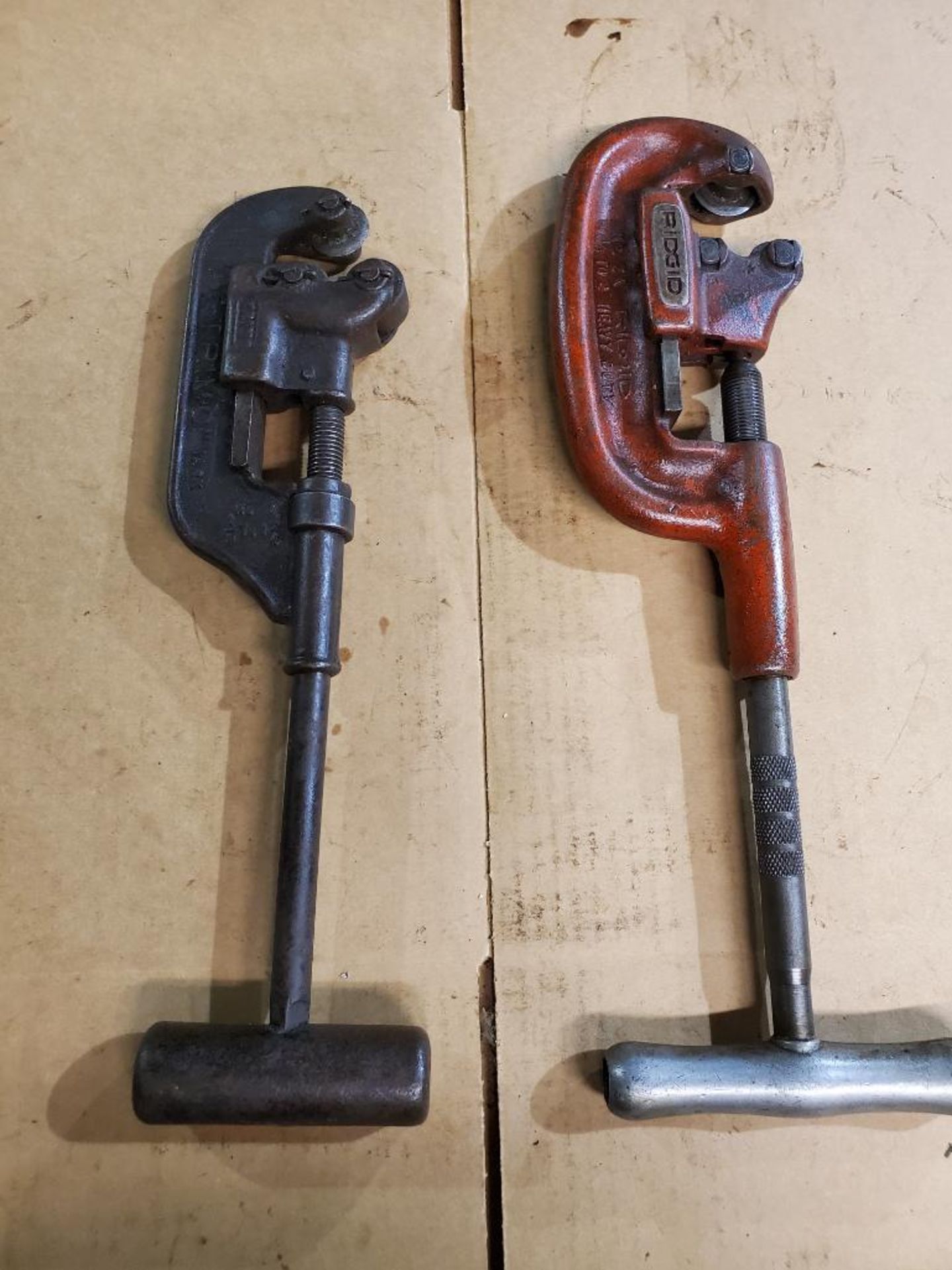 (2) PIPE THREADERS: RIDGID & TRIMO