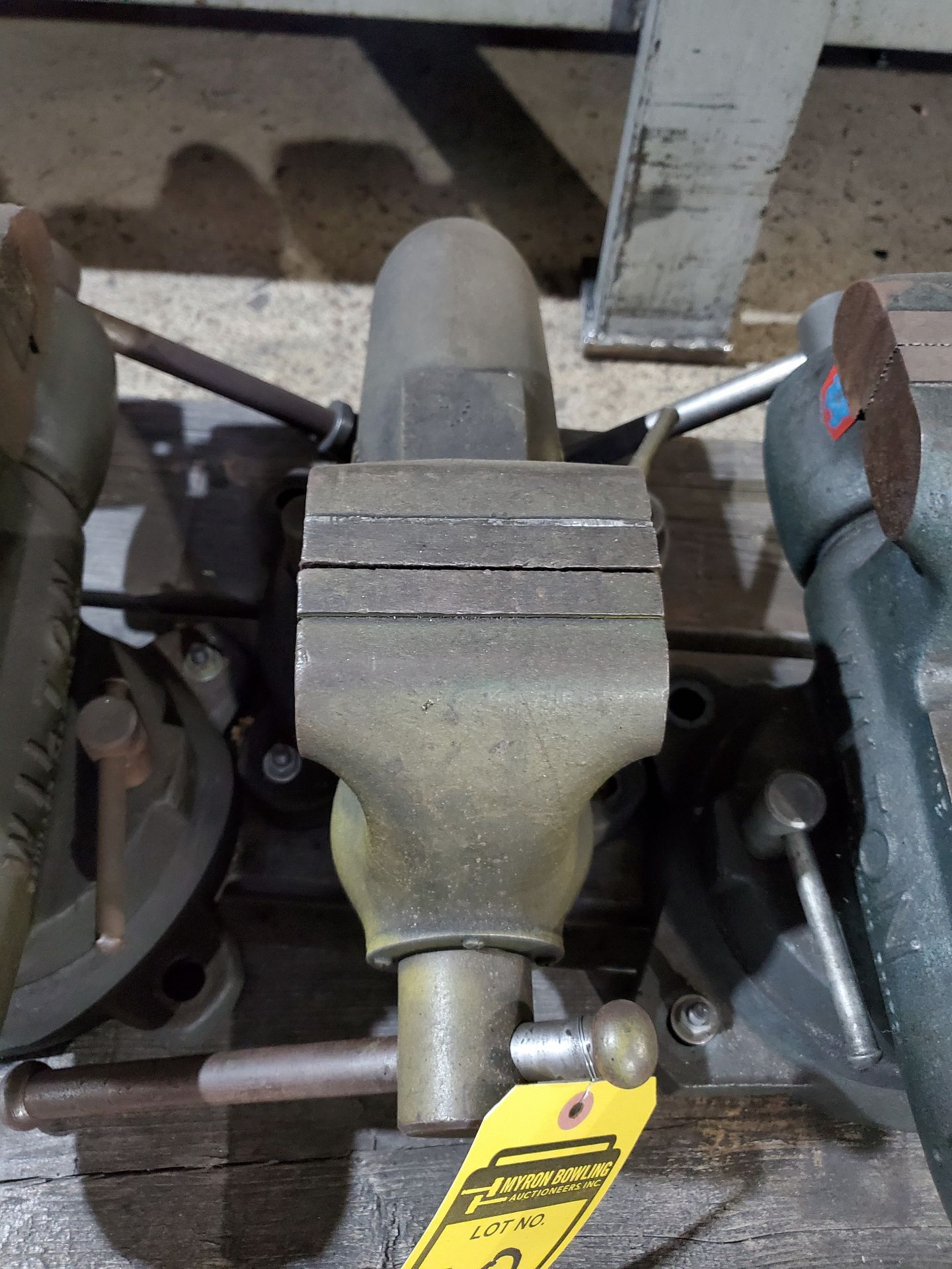 WILTON 4'' ANVIL SWIVEL BENCH VISE - Image 2 of 3