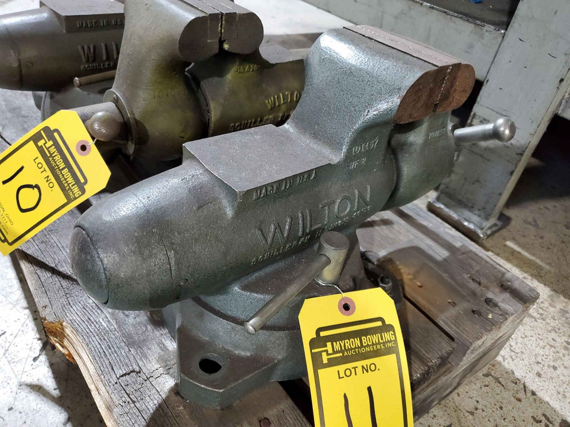 WILTON 4'' ANVIL SWIVEL BENCH VISE - Image 2 of 4