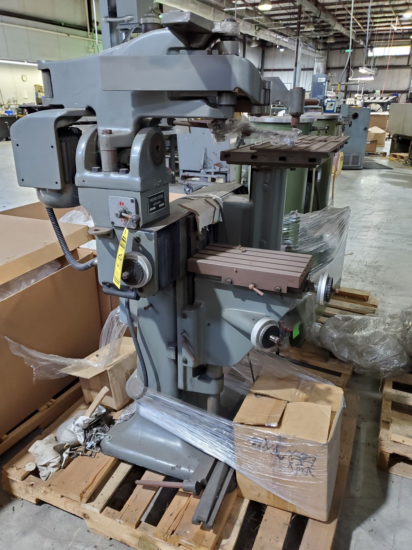 FRIEDRICH DECKEL HORIZONTAL PANTOGRAPH MACHINE, MODEL GK21, S/N 5984, DUAL TABLE, KNEE BED