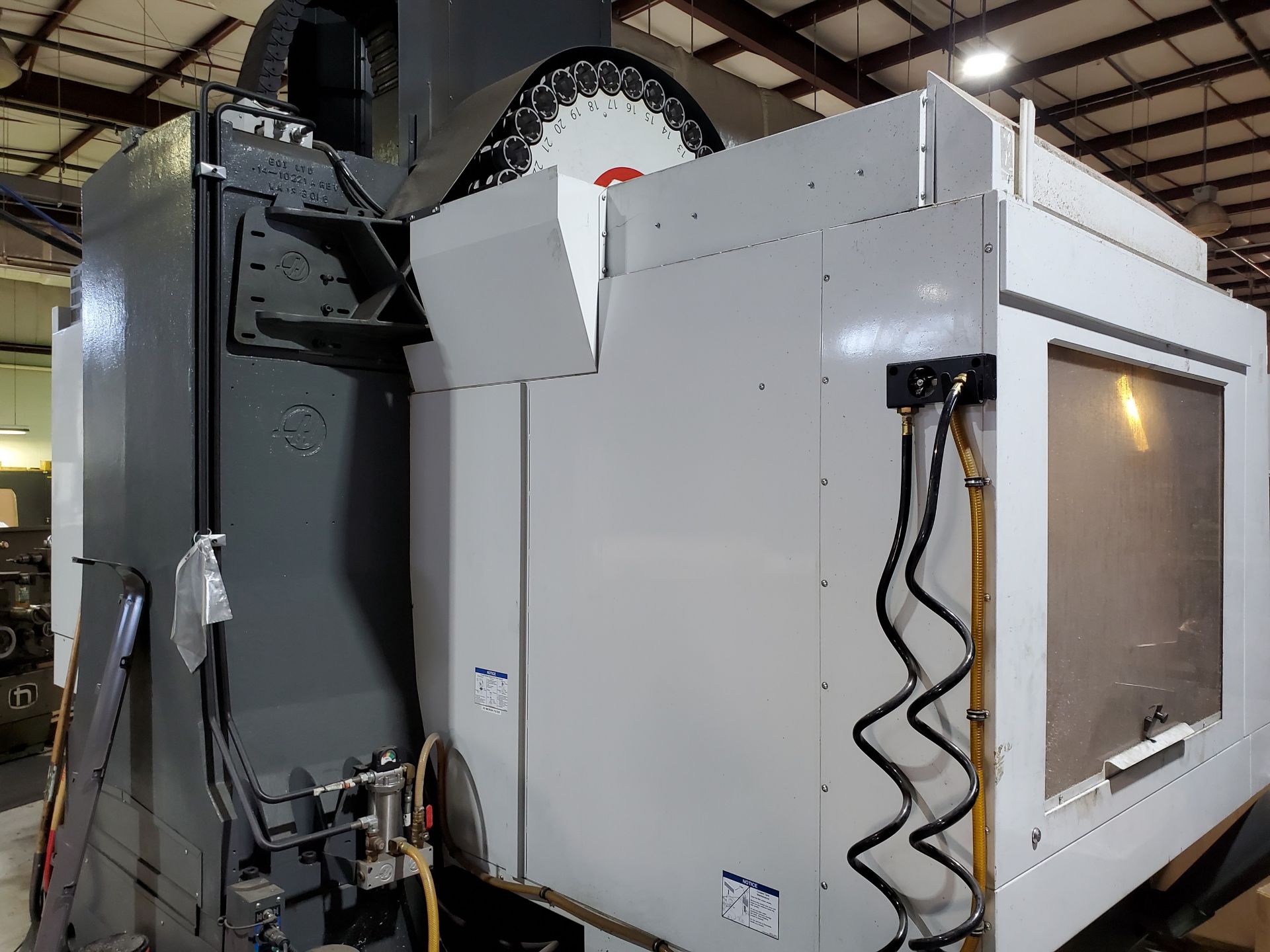 2013 HAAS VF7 CNC VERTICAL MACHINING CENTER, S/N 1104319, 84'' X 28'' TABLE, THROUGH SPINDLE COOLANT - Image 20 of 27