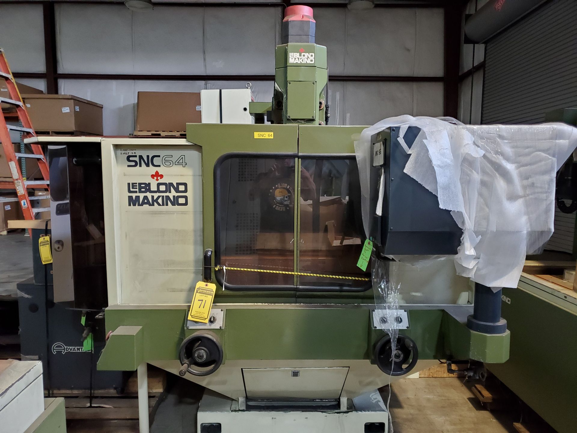 LEBLOND MAKINO 64-A5 GRAPHITE CNC VERTICAL MACHINING CENTER, S/N A95-257, 29'' X 16'' TABLE RUNNING