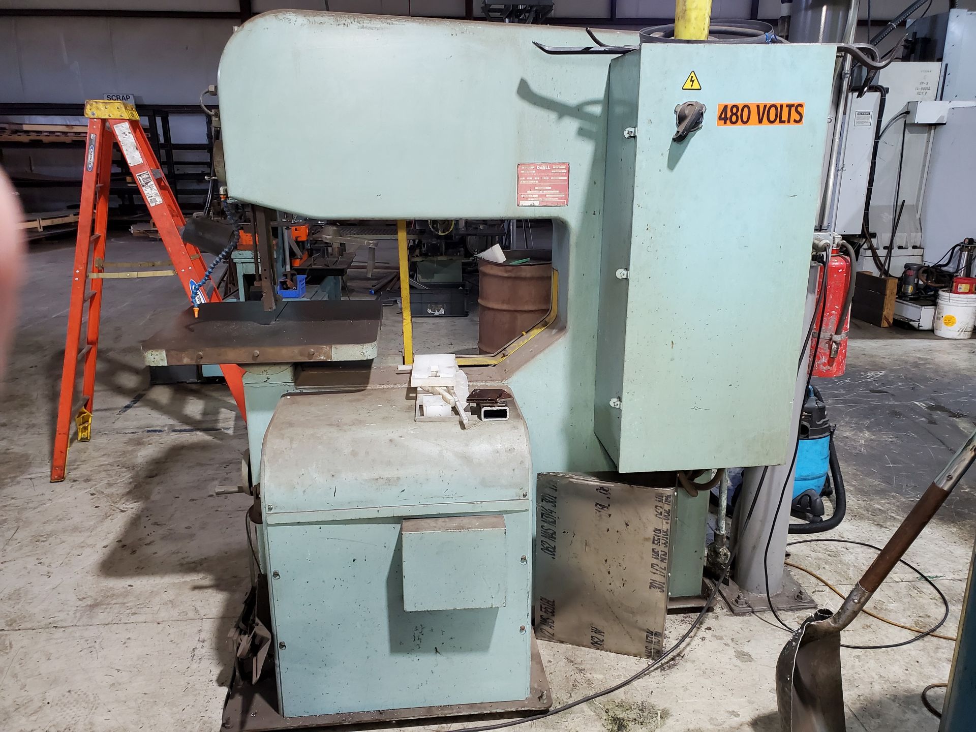 DO-ALL VERTICAL BAND SAW, MODEL 3613-20, S/N 399-80225, CONTOUR MACHINE, 16'' THROAT, FOOTSWITCH, DB - Image 4 of 8