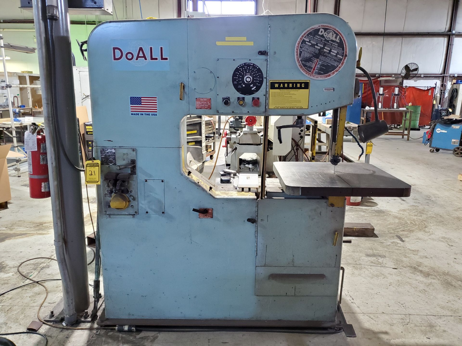 DO-ALL VERTICAL BAND SAW, MODEL 3613-20, S/N 399-80225, CONTOUR MACHINE, 16'' THROAT, FOOTSWITCH, DB