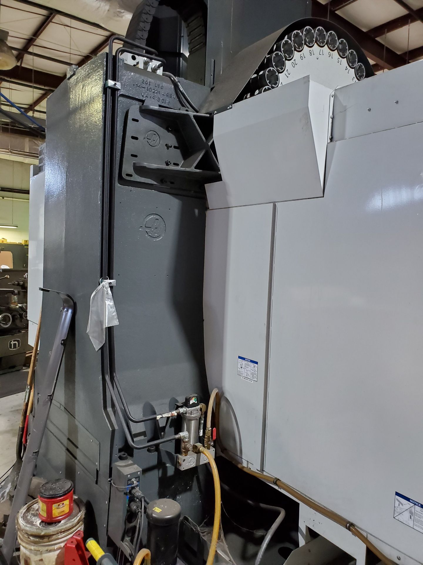 2013 HAAS VF7 CNC VERTICAL MACHINING CENTER, S/N 1104319, 84'' X 28'' TABLE, THROUGH SPINDLE COOLANT - Image 21 of 27