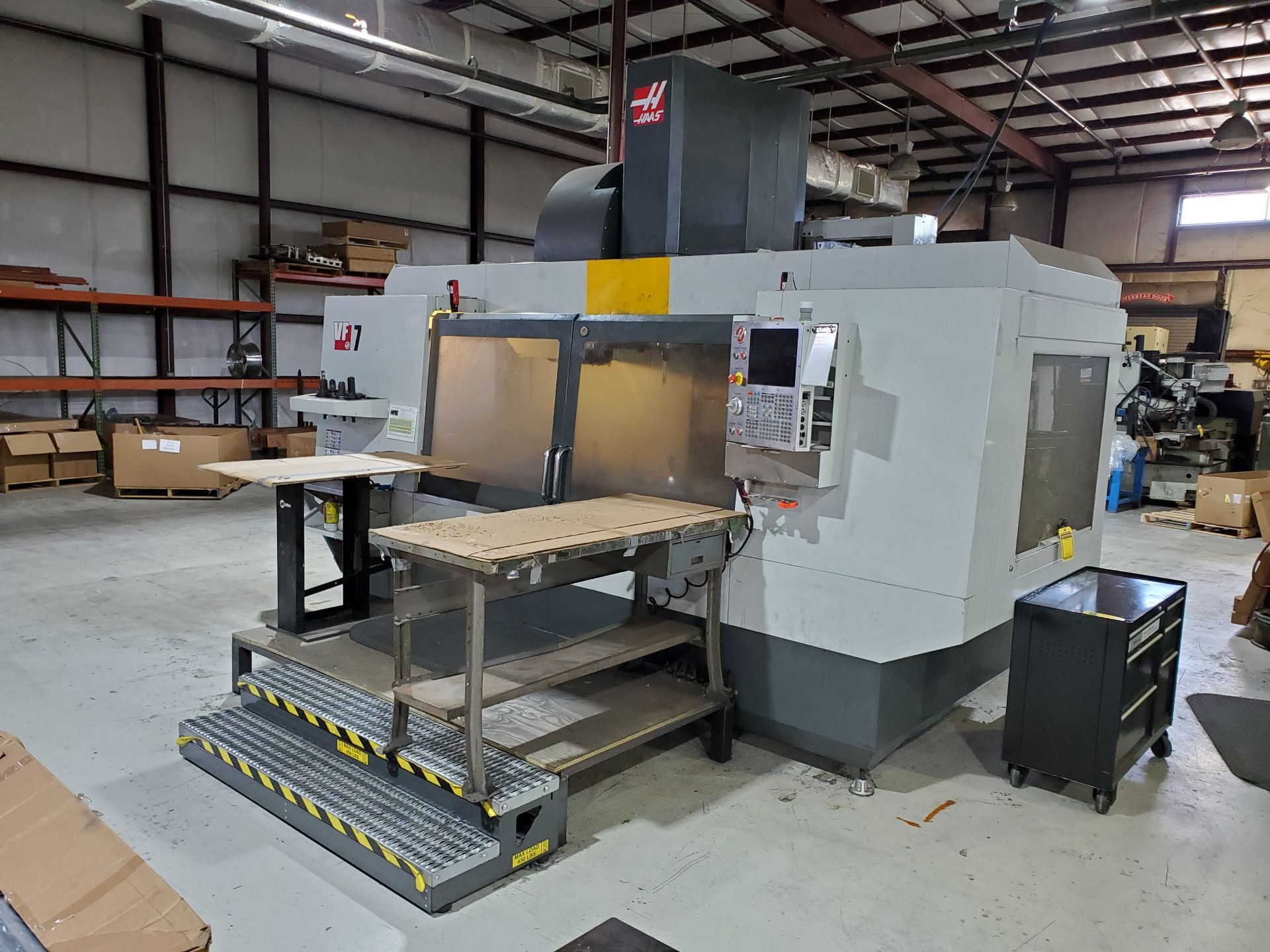 2013 HAAS VF7 CNC VERTICAL MACHINING CENTER, S/N 1104319, 84'' X 28'' TABLE, THROUGH SPINDLE COOLANT - Image 3 of 27