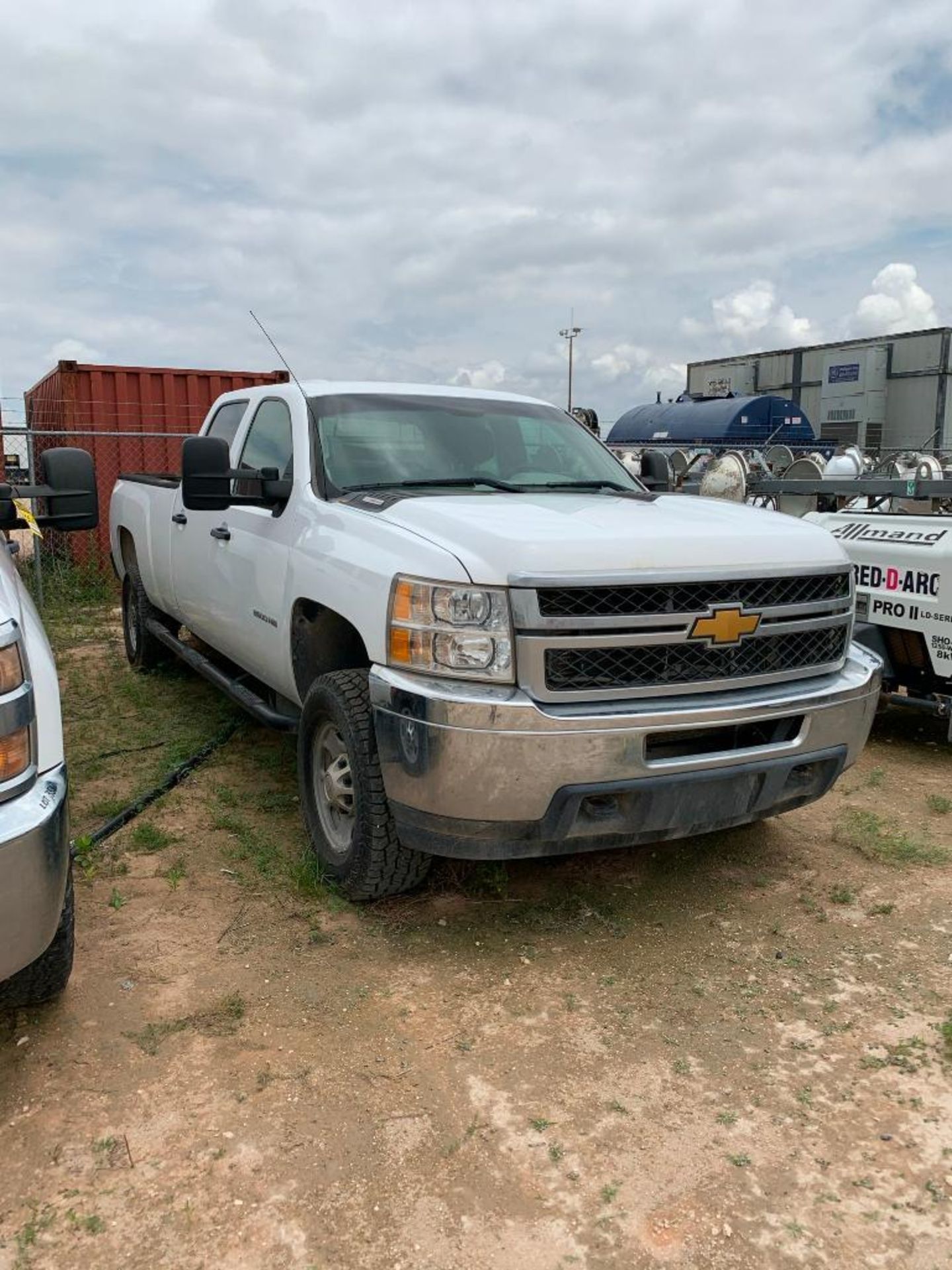 2014 CHEVROLET 2500 HD 4X4 PICK-UP TRUCK, CREW CAB, DURAMAX 6.6 HD DIESEL ENGINE, VIN# 1GC1KVC80EF19 - Image 2 of 10