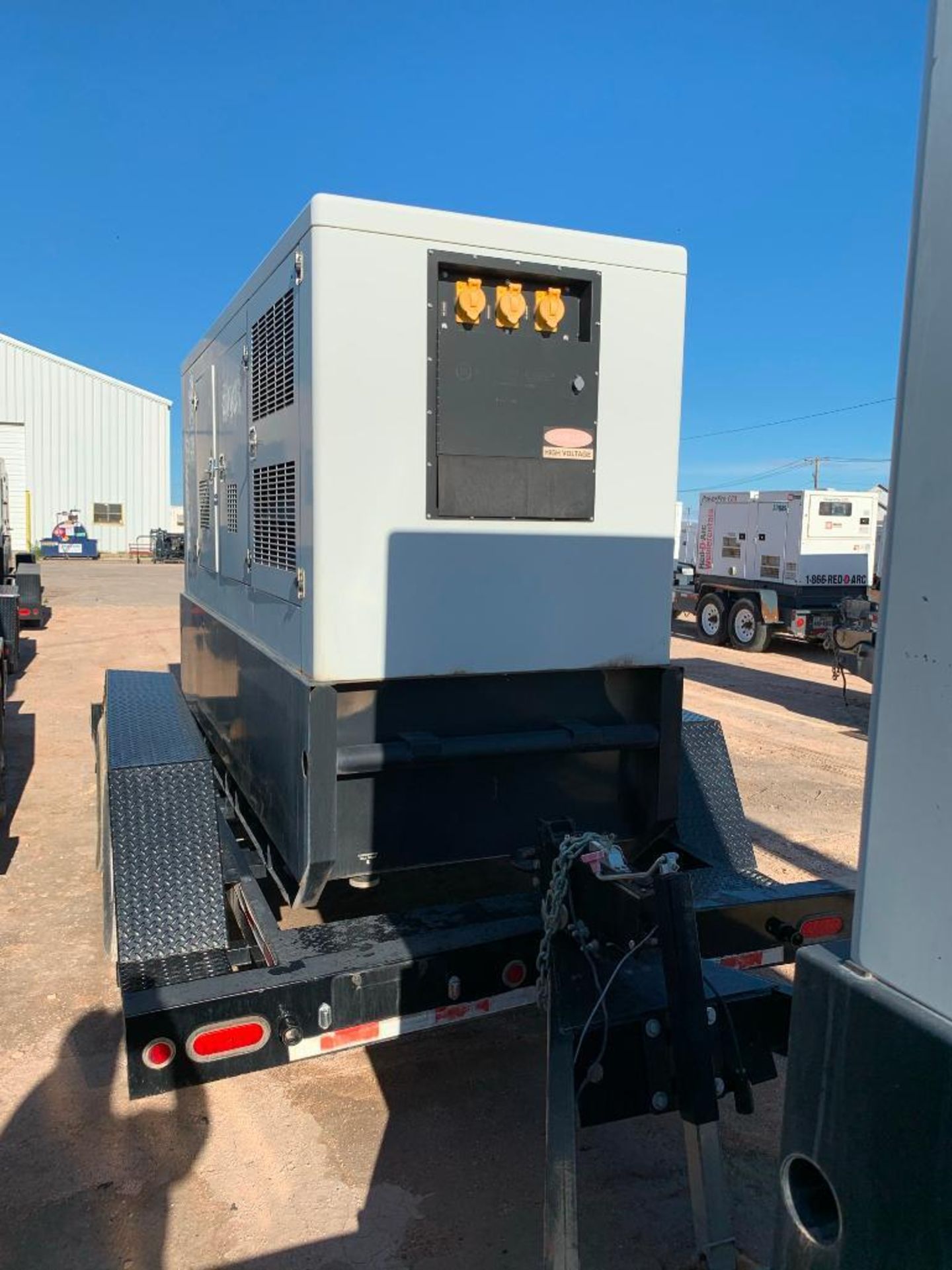 2014 HI POWER PG220DD 205 KVA TOWABLE GENERATOR, JOHN DEERE DIESEL ENGINE, UNIT# NA-11400519, VIN# 1 - Image 4 of 10