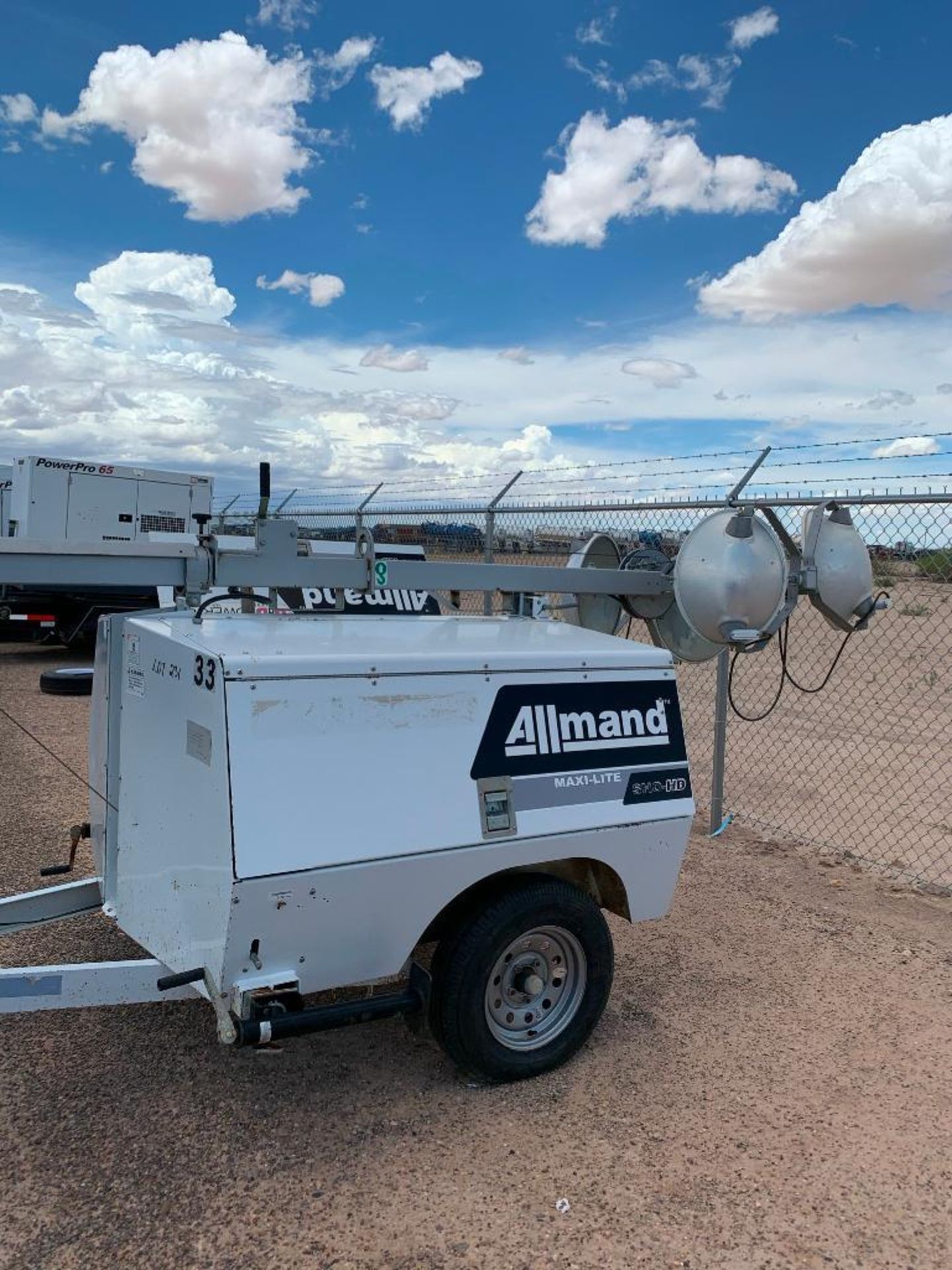 2011 ALLMAND 20 KW TOWABLE LIGHT TOWER, UNIT# LT-0211MXL12, 14,041 HOURS INDICATED ON METER (NOT GUA - Image 3 of 6