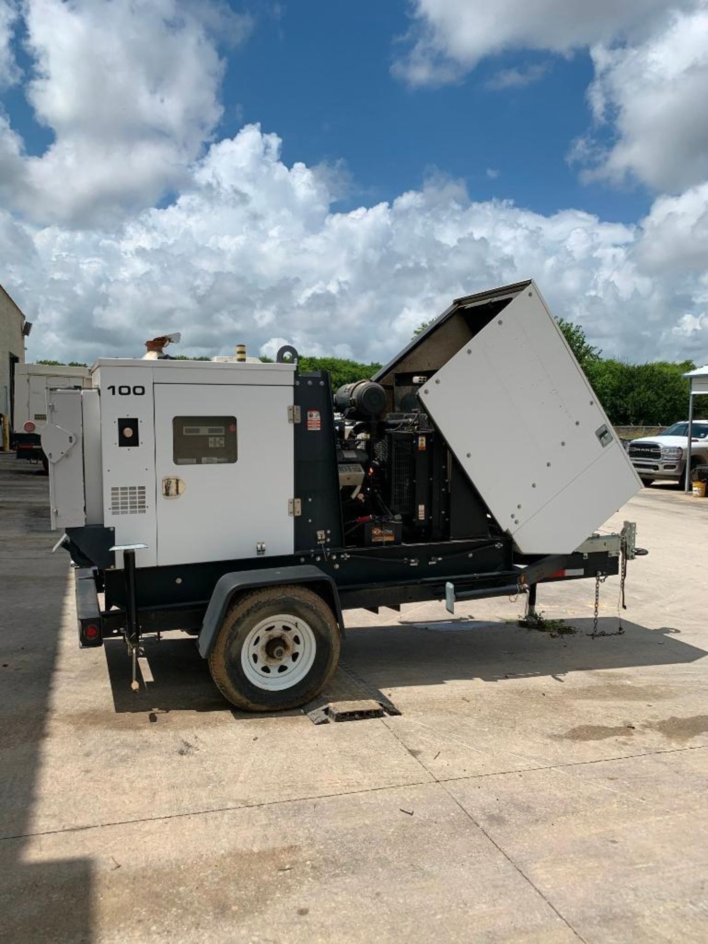 2016 GENERAC PG100NG/LPG 100 KVA TOWABLE GENERATOR, UNIT# NA-1201317, PSI ENGINE, VIN# 5AJGS1310GB20 - Image 2 of 11