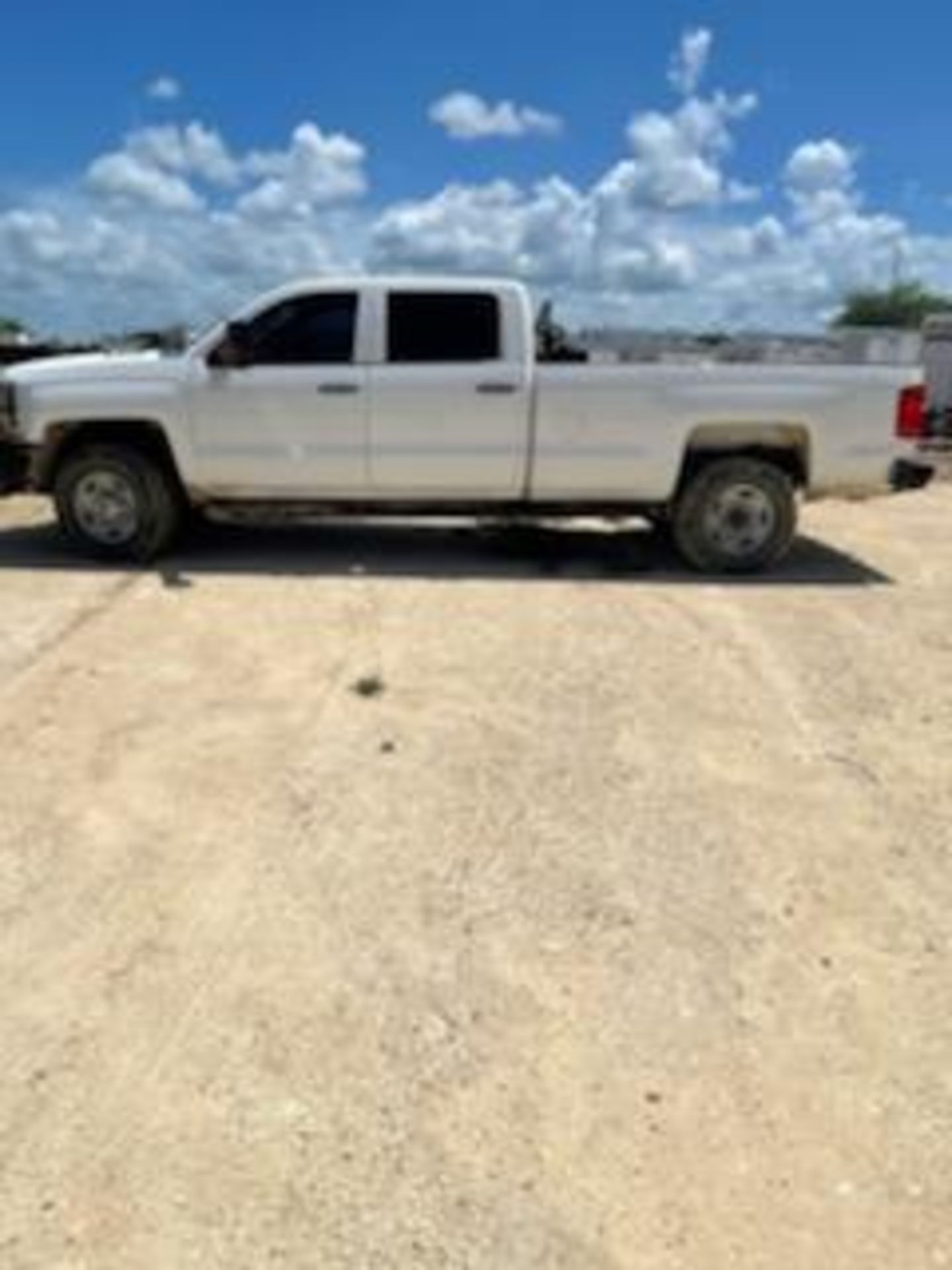 2015 CHEVROLET 2500 4X4 PICKUP TRUCK, DIESEL, CREW CAB, VIN# 1GC1KUE89FF595490, 153,512 MILES, ***LO - Image 2 of 8