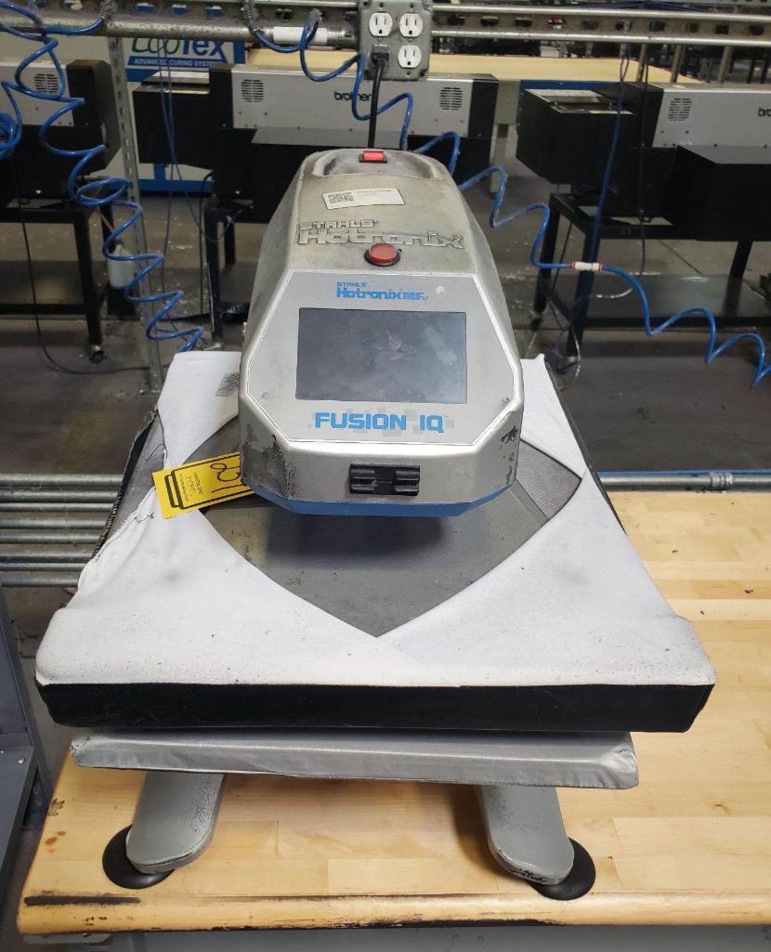 2018 STAHLS HOTRONIX FUSION IQ PNEUMATIC THERMAL HEAT PRESS; MODEL XRF-TT, S/N 201810011, NON-STICK - Image 2 of 4