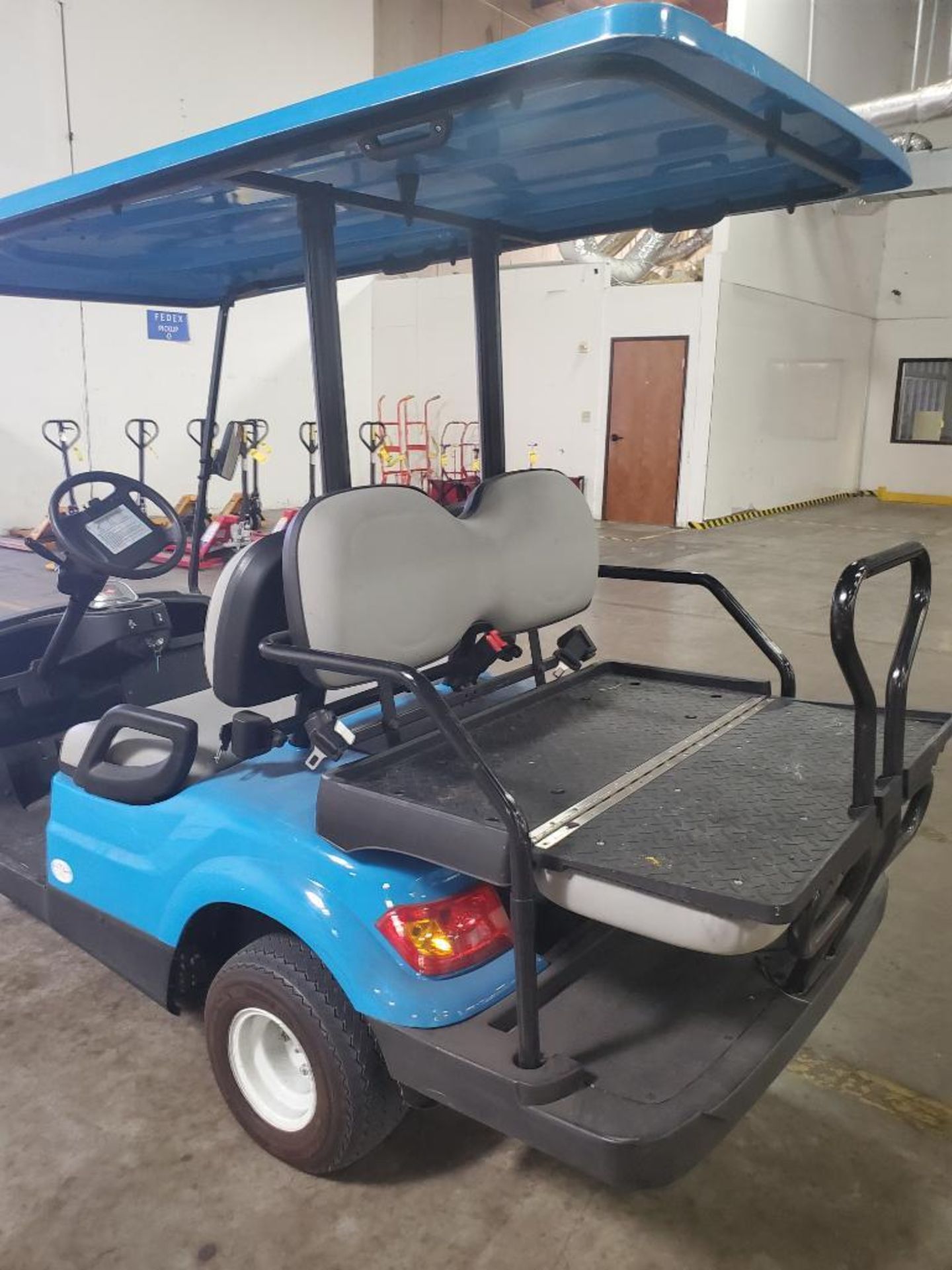 ADVANCED EV ELECTRIC GOLF CART; MODEL LT-A627, 2+2, S/N LTA0025369, RATED SPEED 25-MPH, REAR BENCH S - Image 5 of 8