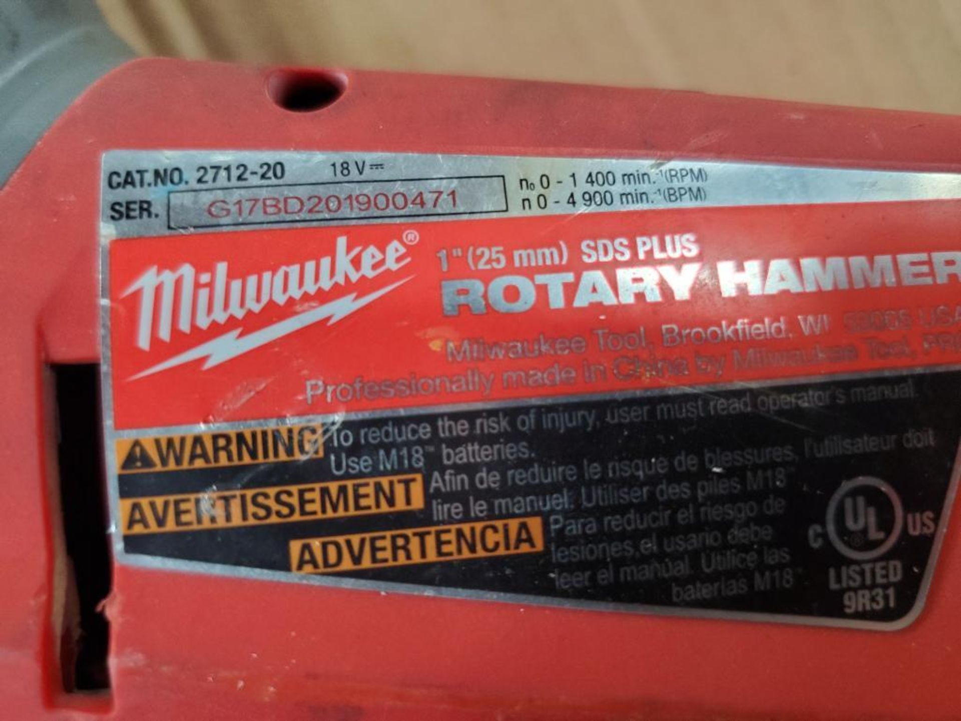 MILWAUKEE 1'' ROTARY HAMMER DILL SDS PLUS, CAT# 2712-20, S/N G17BD201900471, 18-VOLT, WITH (2) BATTE - Image 3 of 5