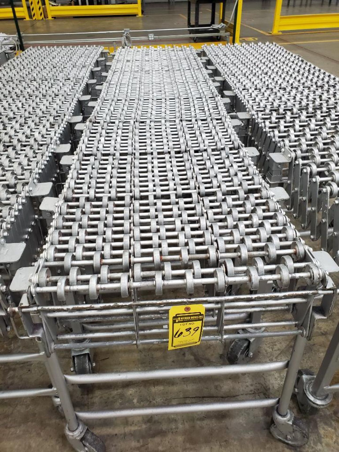 ACCORDION STYLE ROLLER CONVEYORS