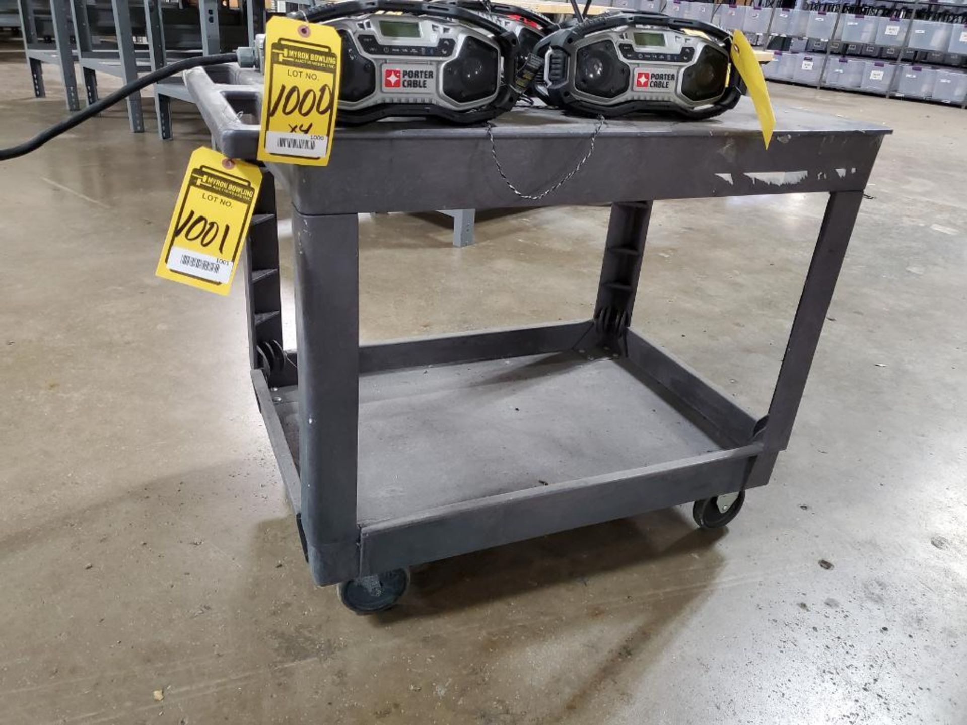 RUBBERMAID CART