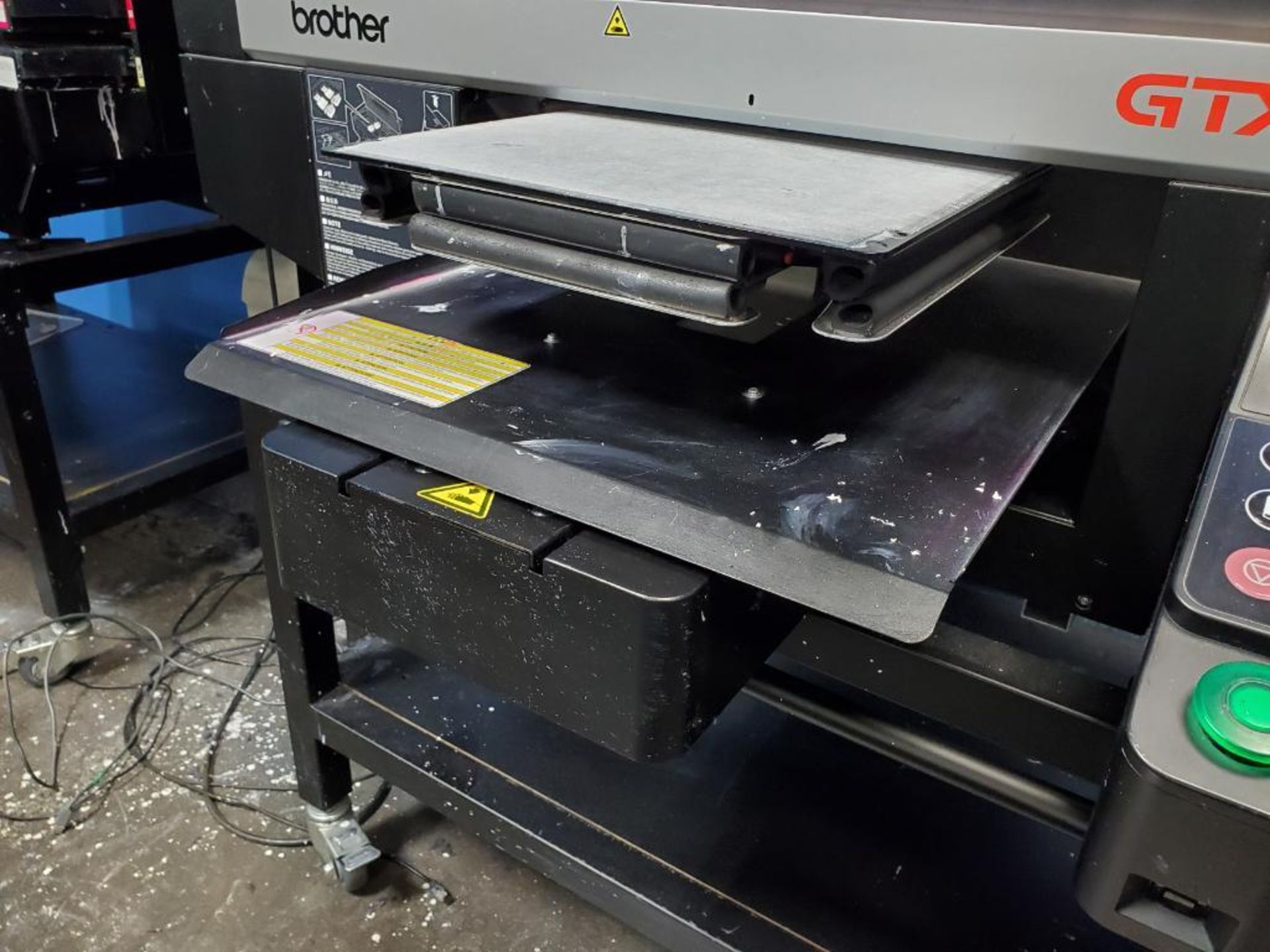 BROTHER GTX-422 GARMENT PRINTER, S/N M8930162, 14-1/2'' X 16-1/2'' TABLE (NO LAPTOP), 87,590 TOTAL P - Image 5 of 7