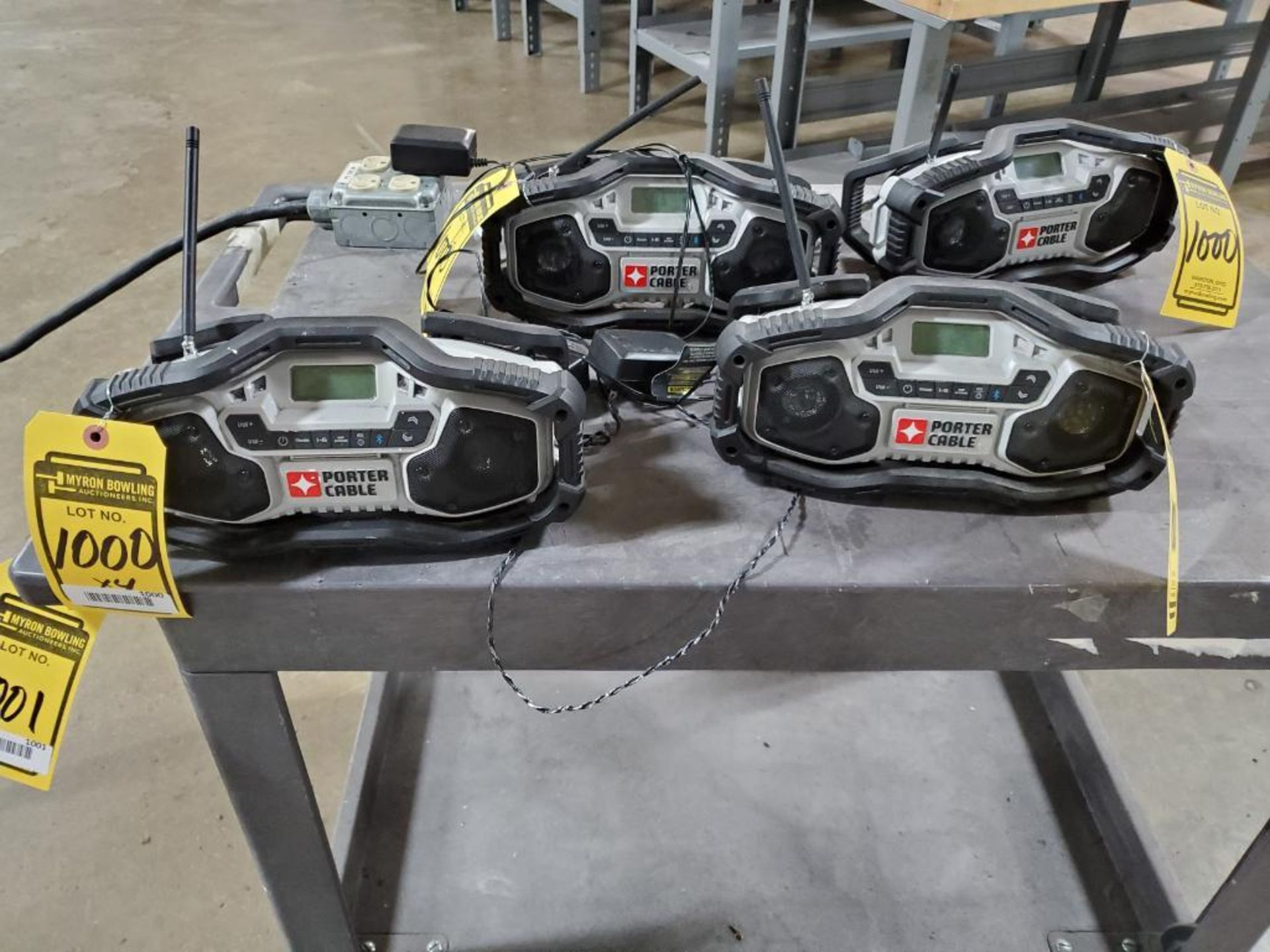 (4) PORTER CABLE JOB RADIOS, INPUT 0.4A/20V MAX DC, BACK-UP BATTERY 30V BATTERY (NO BATTERY)