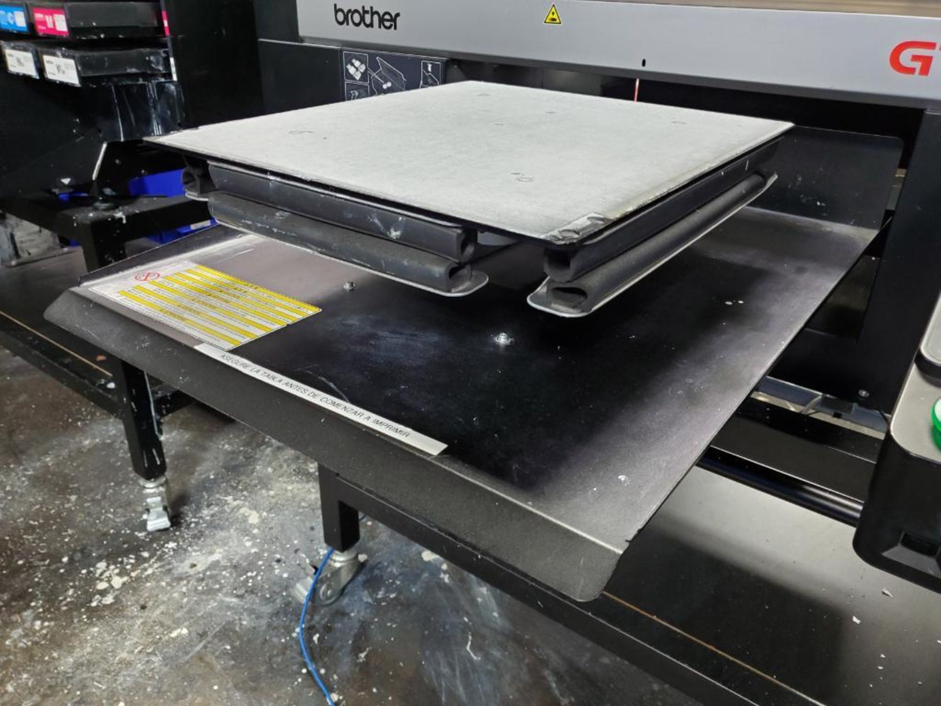 BROTHER GTX-422 GARMENT PRINTER, S/N D8928008, 14-1/2'' X 16-1/2'' TABLE, 83,671 TOTAL PRINT IMPRESS - Image 5 of 8