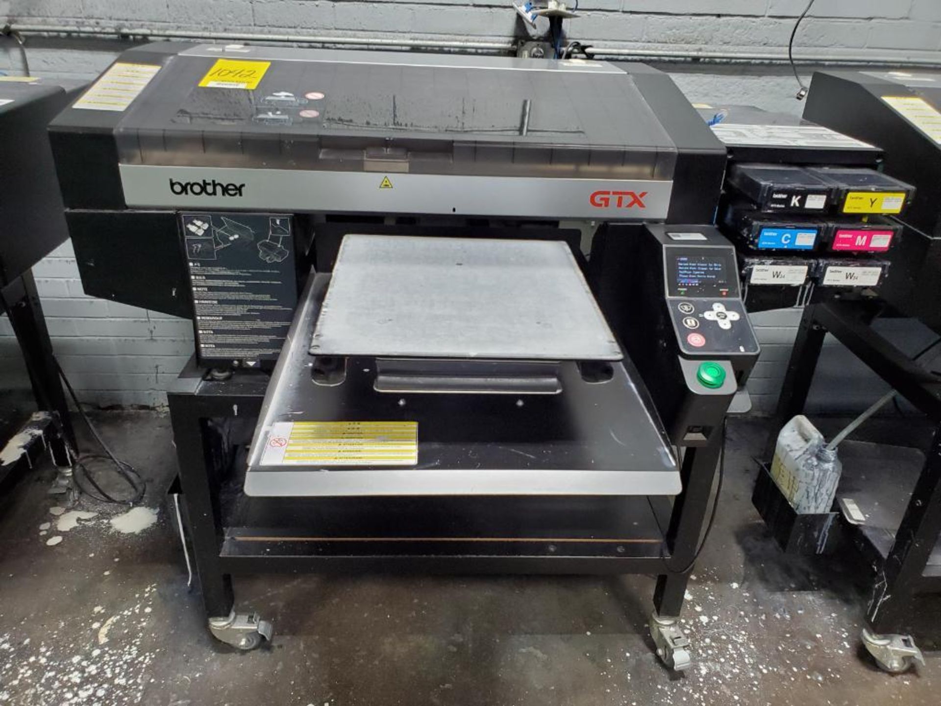 BROTHER GTX-422 GARMENT PRINTER, S/N E9931355, 14-1/2'' X 16-1/2'' TABLE, 82,645 TOTAL PRINT IMPRESS