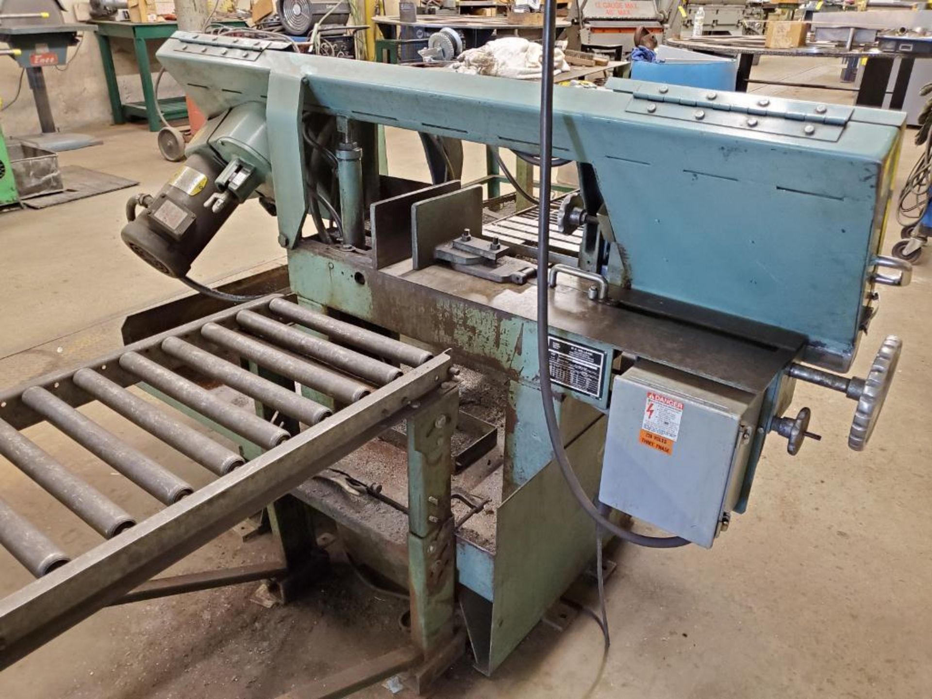 W.F. WELLS HORIZONTAL BAND SAW, MODEL L-10, S/N 220, 1" X .035" X 11-'6" BLADE SIZE, 107" RUN-OFF RO - Image 5 of 9