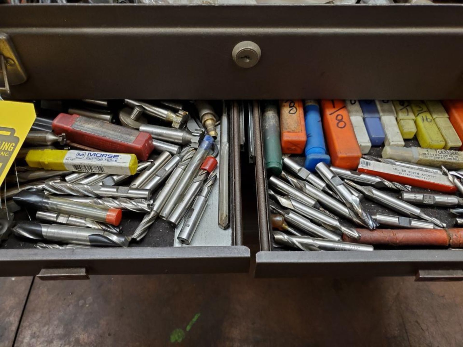 KENNEDY BENCH TOP TOOL CABINET & LOT OF DRILL BITS, REAMERS, END MILLS TAPS, ETC. - Image 10 of 13