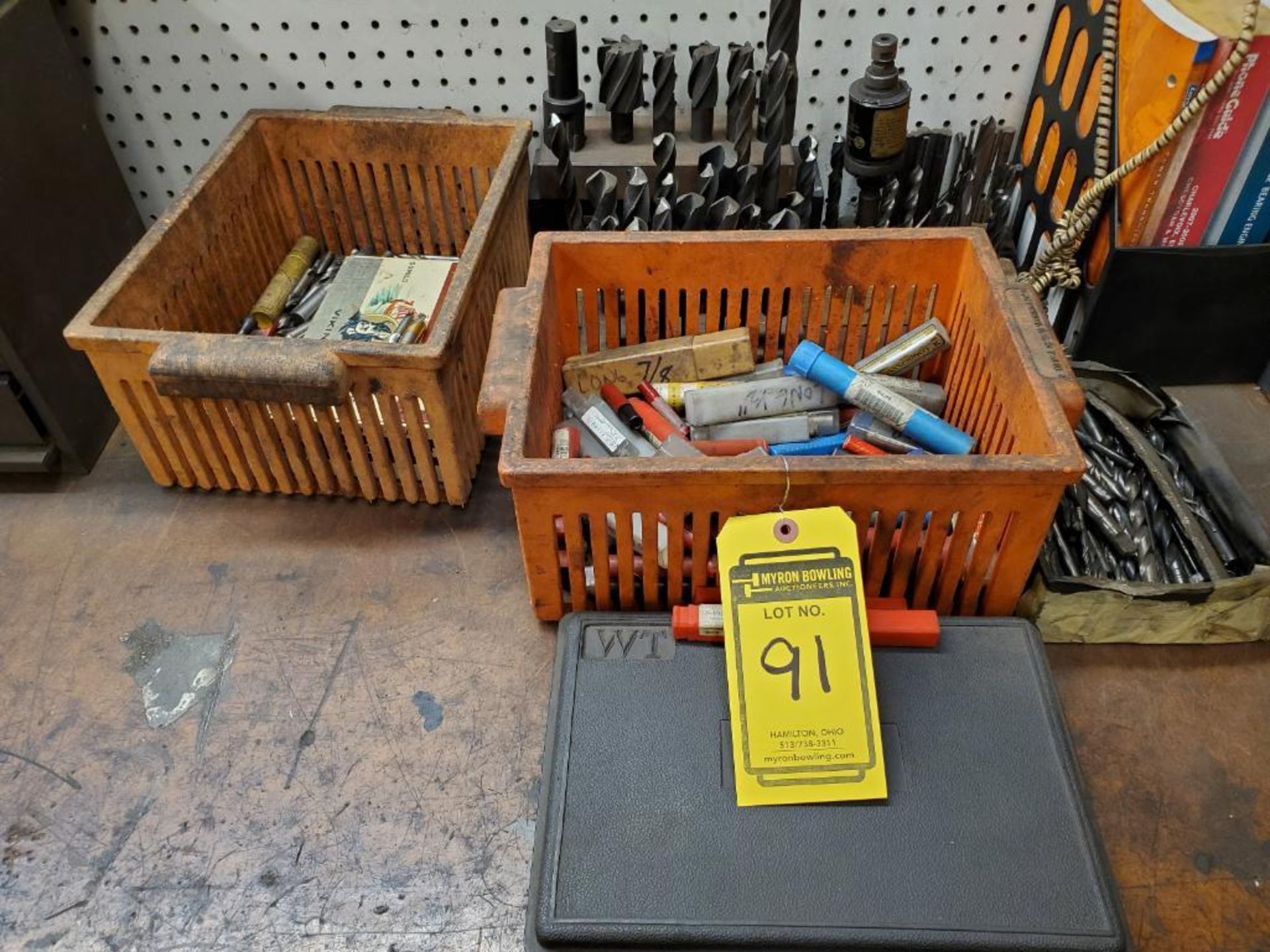 KENNEDY BENCH TOP TOOL CABINET & LOT OF DRILL BITS, REAMERS, END MILLS TAPS, ETC. - Image 2 of 13