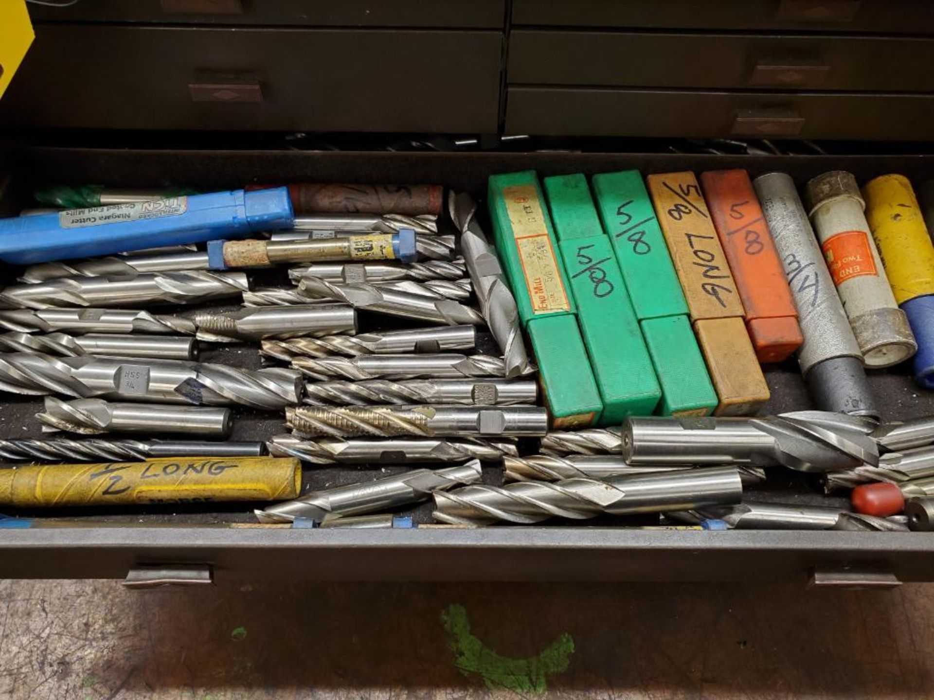 KENNEDY BENCH TOP TOOL CABINET & LOT OF DRILL BITS, REAMERS, END MILLS TAPS, ETC. - Image 12 of 13