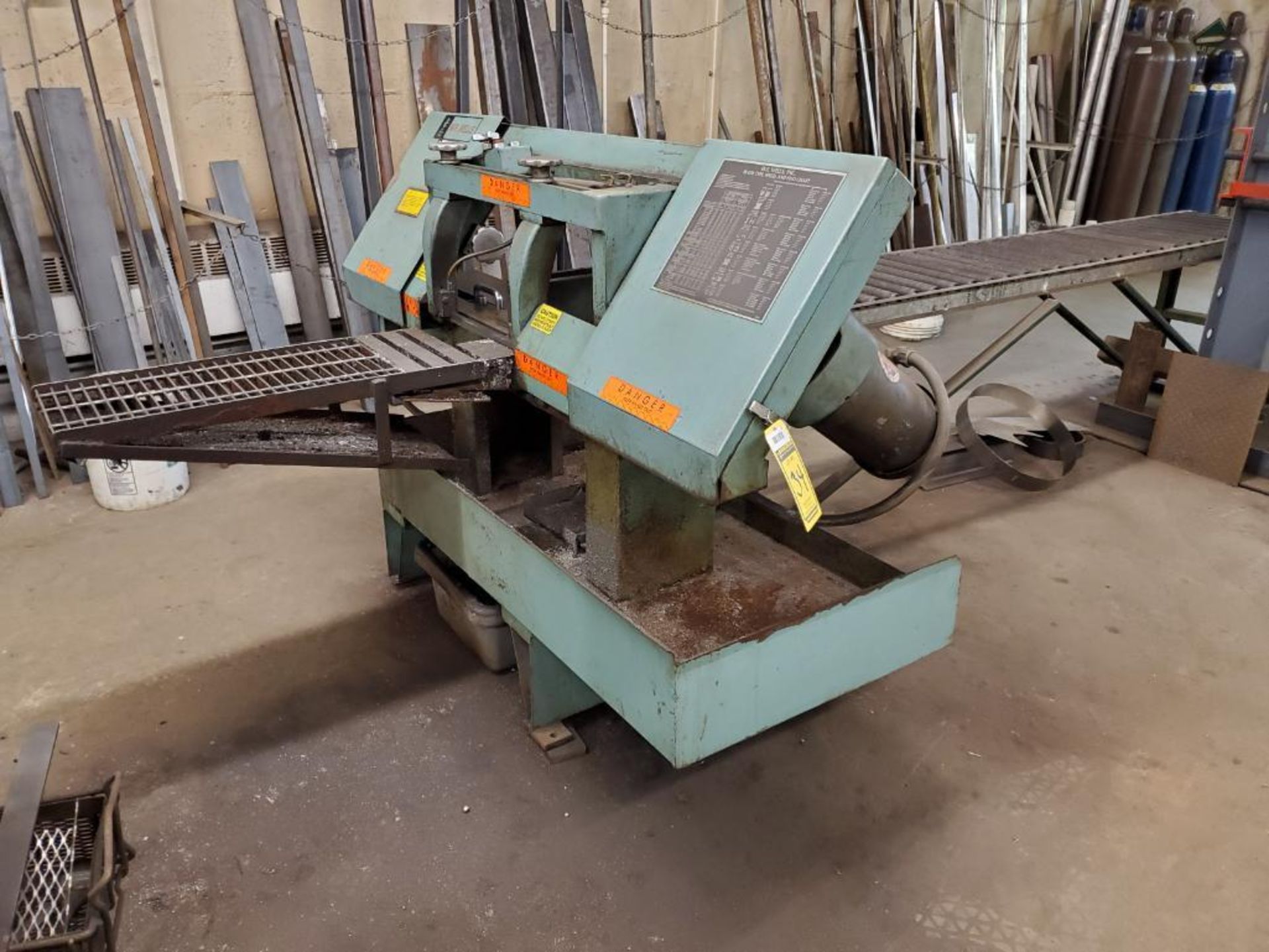 W.F. WELLS HORIZONTAL BAND SAW, MODEL L-10, S/N 220, 1" X .035" X 11-'6" BLADE SIZE, 107" RUN-OFF RO - Image 3 of 9