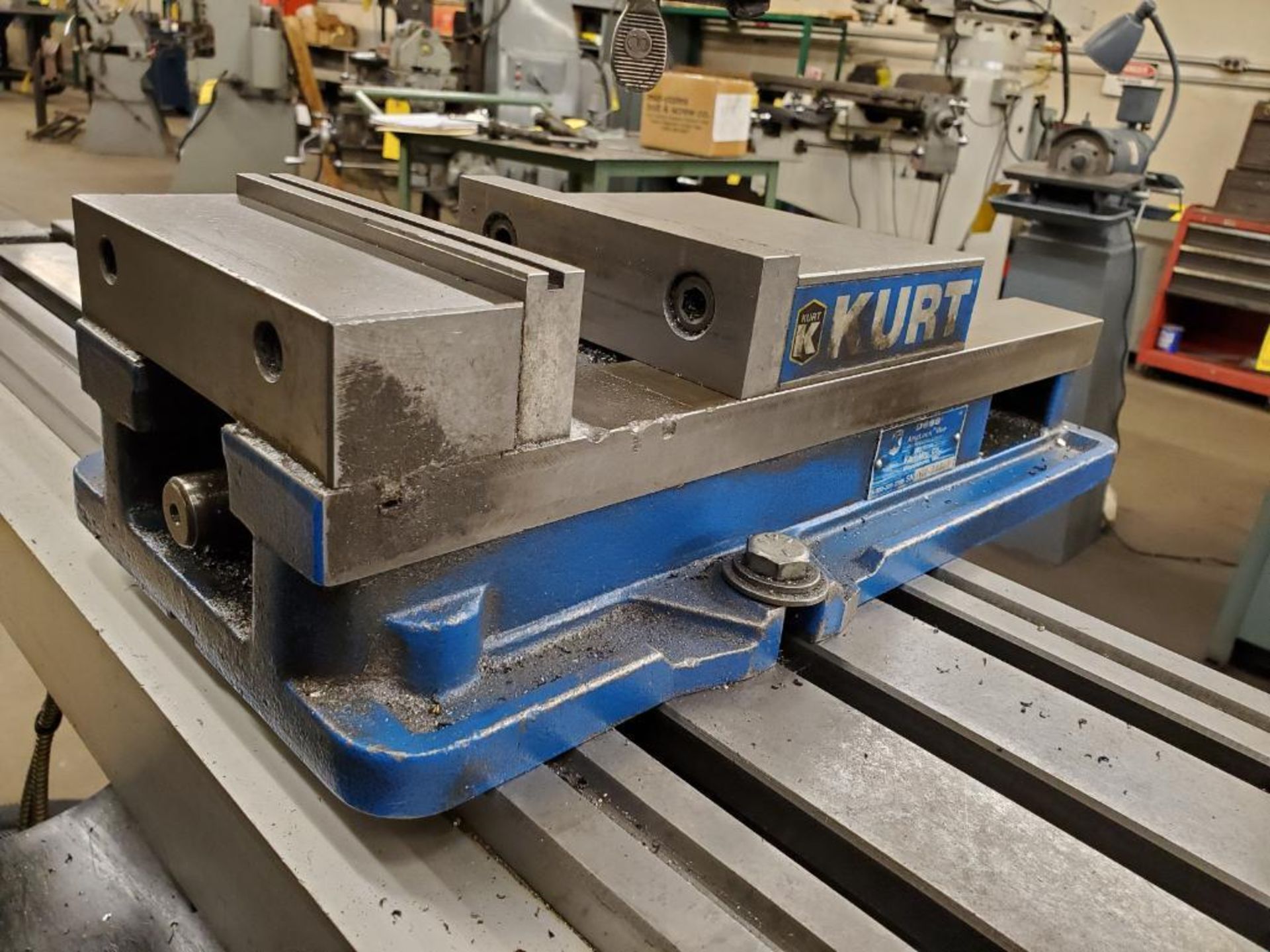 KURT 6" MACHINE VISE - Image 3 of 5