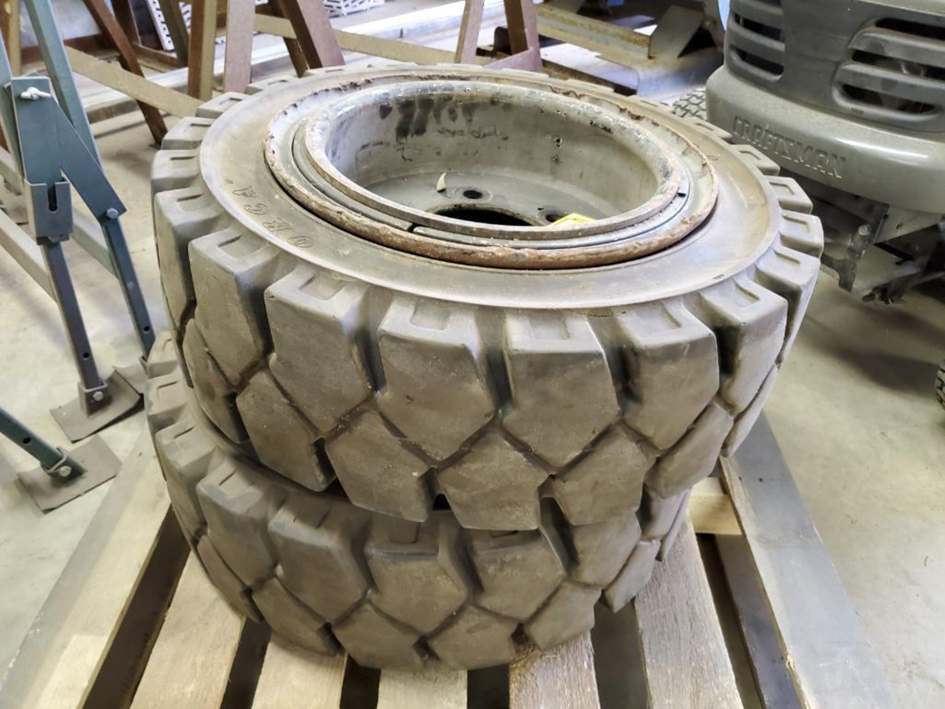 (2) 28 X 9-15 SOLID FORKLIFT TIRES - Image 2 of 3