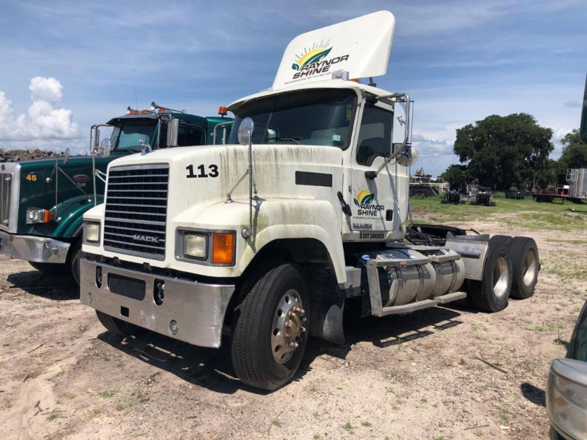 2016 MACK CHU613 T/A DAY CAB TRACTOR, MACK MP8 L6 12.7 L DIESEL ENGINE, 283,175 MILES, WET KIT, AIR