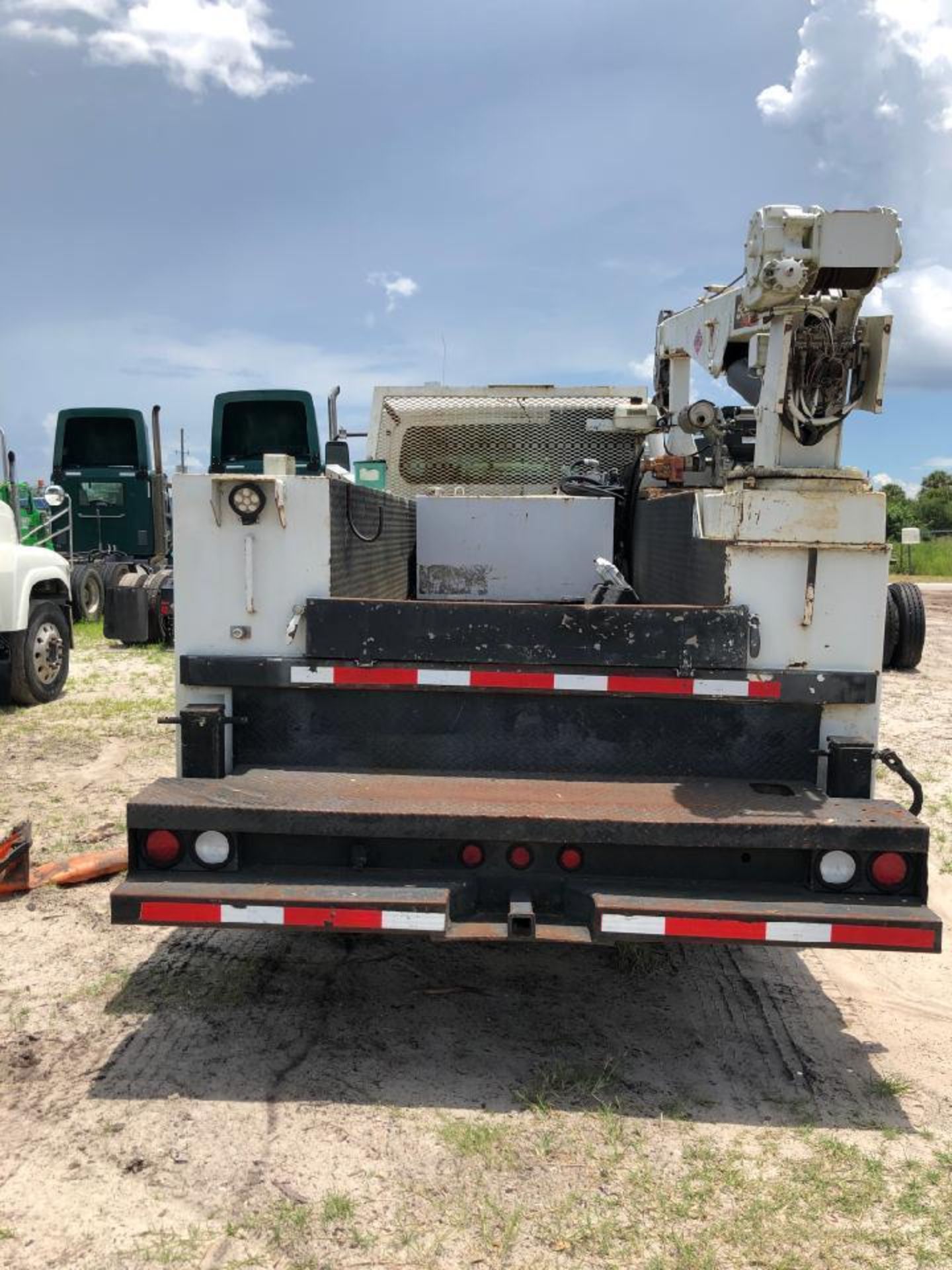 2008 FREIGHTLINER M2106V UTILITY TRUCK, VIN 1FVACXDJ98HZ53170, AUTO TRANSMISSION, WITH IMT5020 CRANE - Image 10 of 11