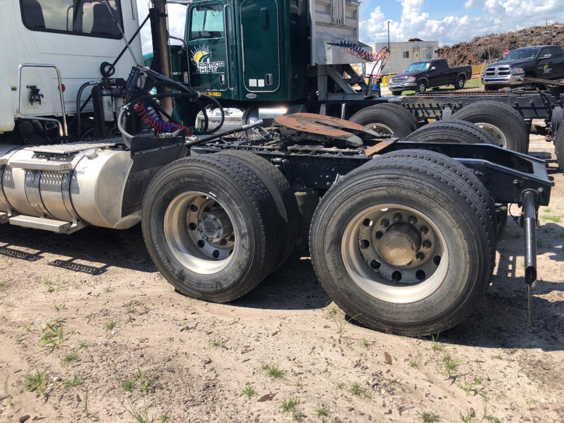 2016 MACK CHU613 T/A DAY CAB TRACTOR, MACK MP8 L6 12.7 L DIESEL ENGINE, 283,175 MILES, WET KIT, AIR - Image 6 of 9