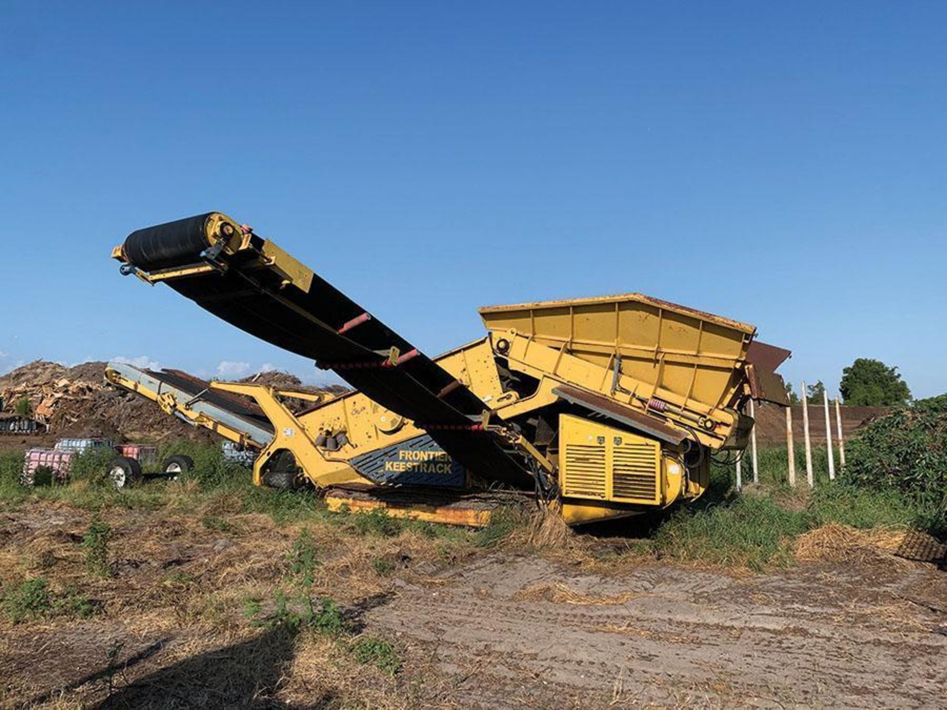 2007 KEESTRACK FRONTIER SCREENER, S/N 591, FEED HOPPER - CONTENT 8 CUBIC METERS, FILLING HEIGHT 3,80