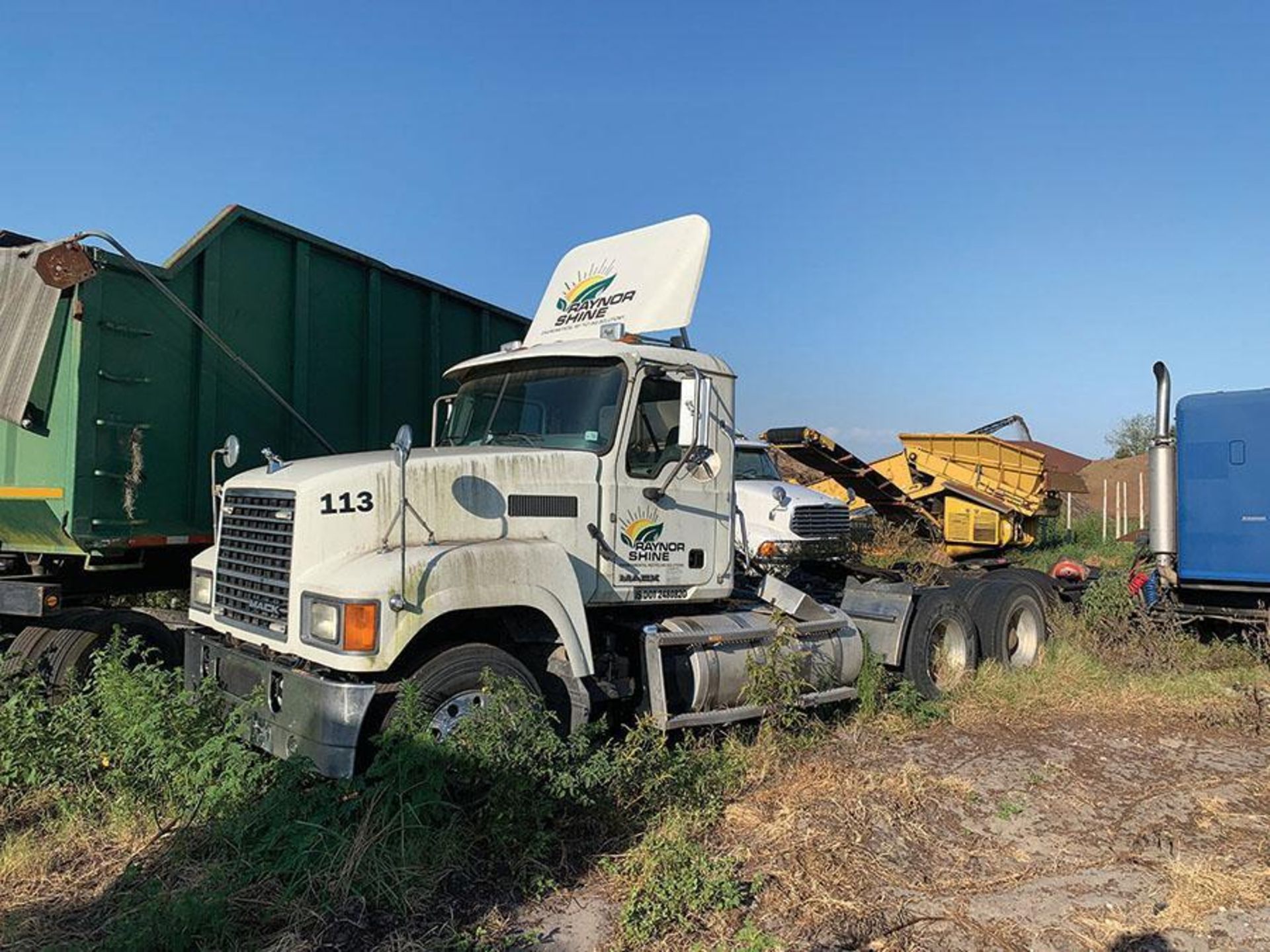 2016 MACK CHU613 T/A DAY CAB TRACTOR, MACK MP8 L6 12.7 L DIESEL ENGINE, 283,175 MILES, WET KIT, AIR - Image 2 of 9