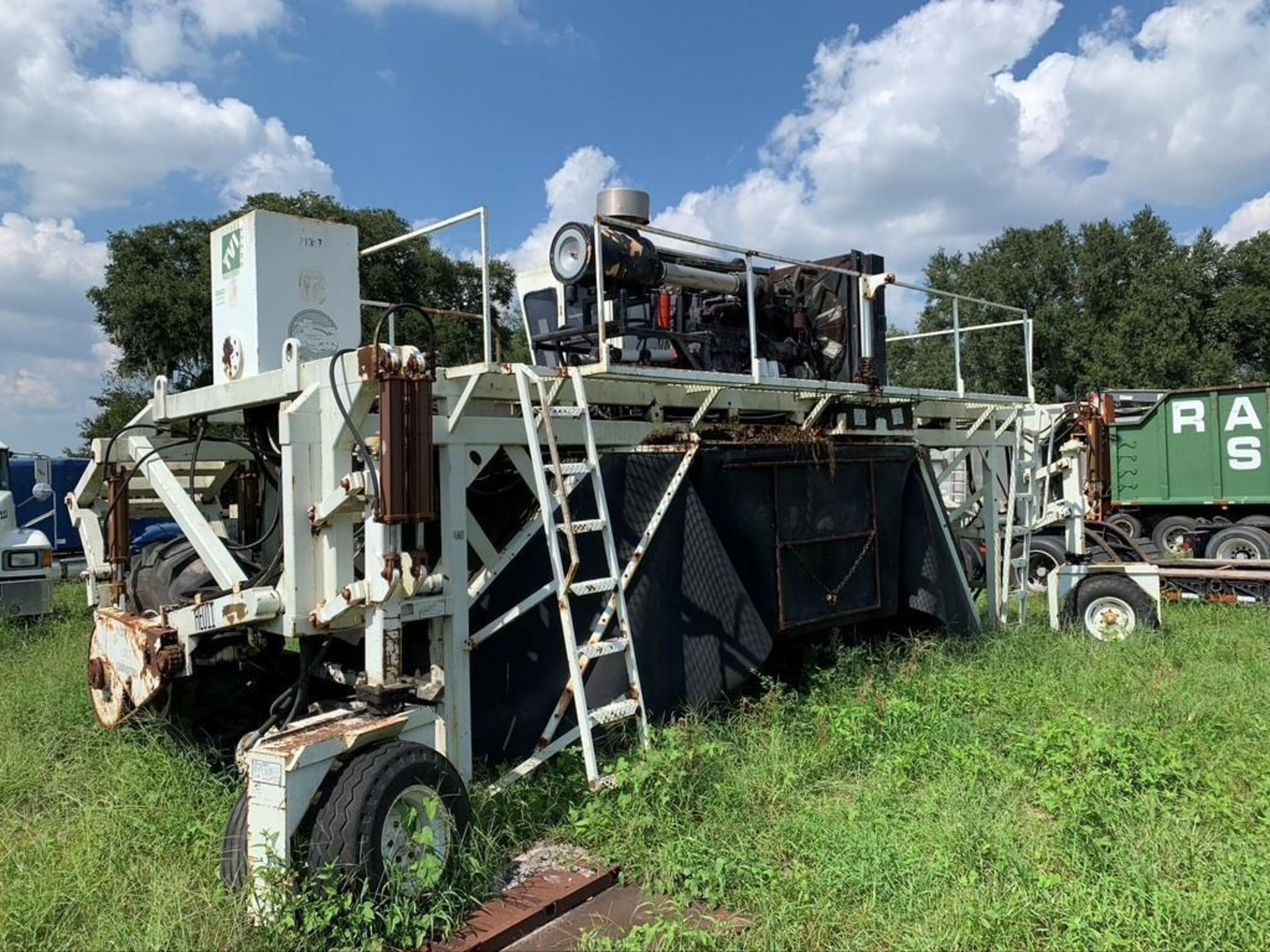 1991 SCARAB COMPOST TURNER, S/N 108, 3,363 HOURS, CUMMINS DIESEL ENGINE - Image 5 of 11