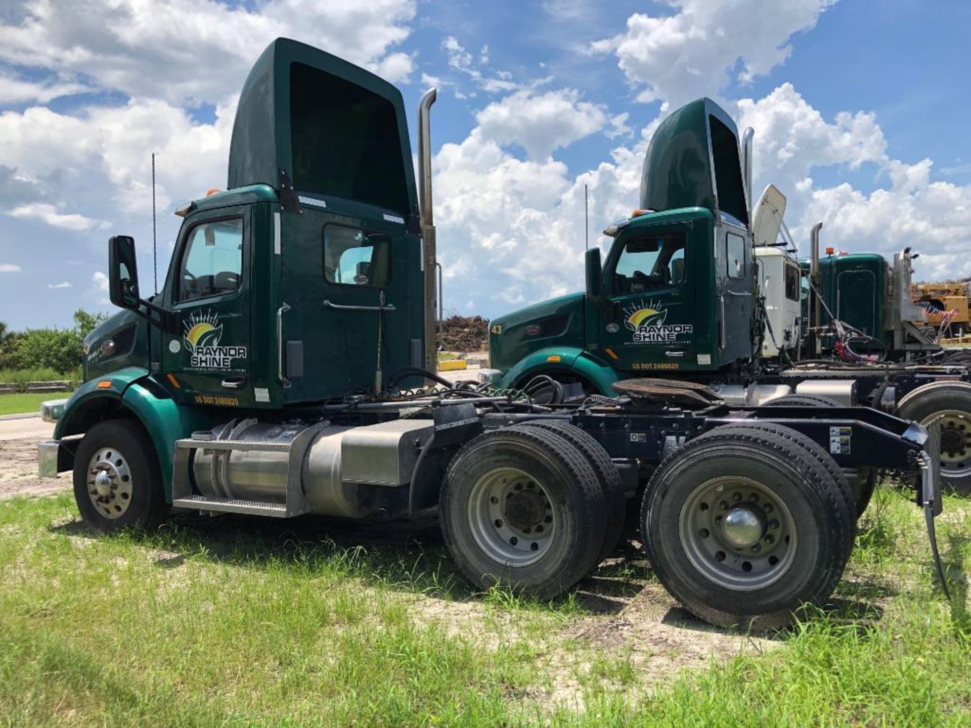 2015 PETERBILT 567 T/A DAY CAB TRACTOR, PACCAR MX13-13 DIESEL ENGINE, EATON FULLER FRO16210C TRANSMI - Image 8 of 14