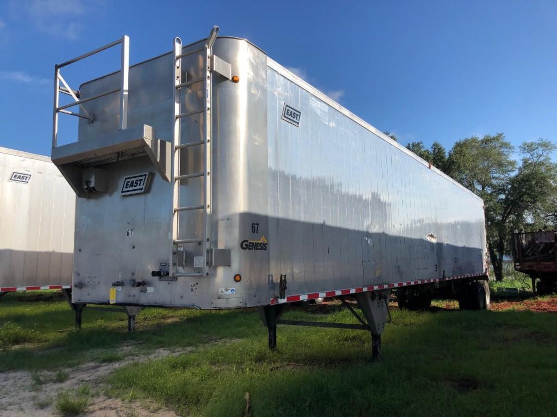 2016 EAST GENESIS 48' T/A WALKING FLOOR TRAILER, GVWR 80,000 LB. 23,000 LB. AXELS , 8.25 X 22.5 WHEE