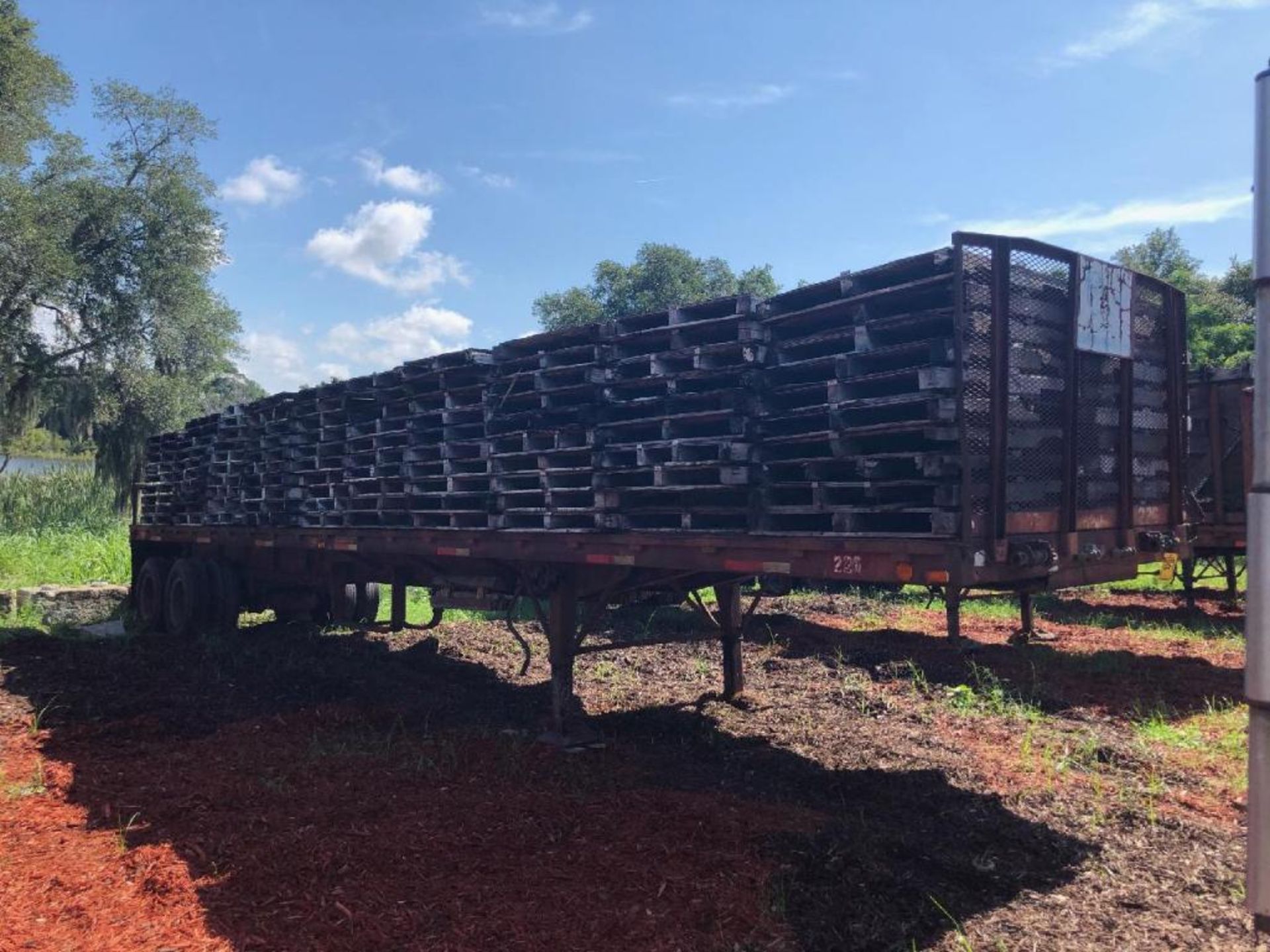 1988 MILLER P2422 42' FLATBED TRAILER, GVWR 68,080 LB., 19,040 AXLES, SLIDING TANDEM AXLE, ALUMINUM - Image 2 of 3