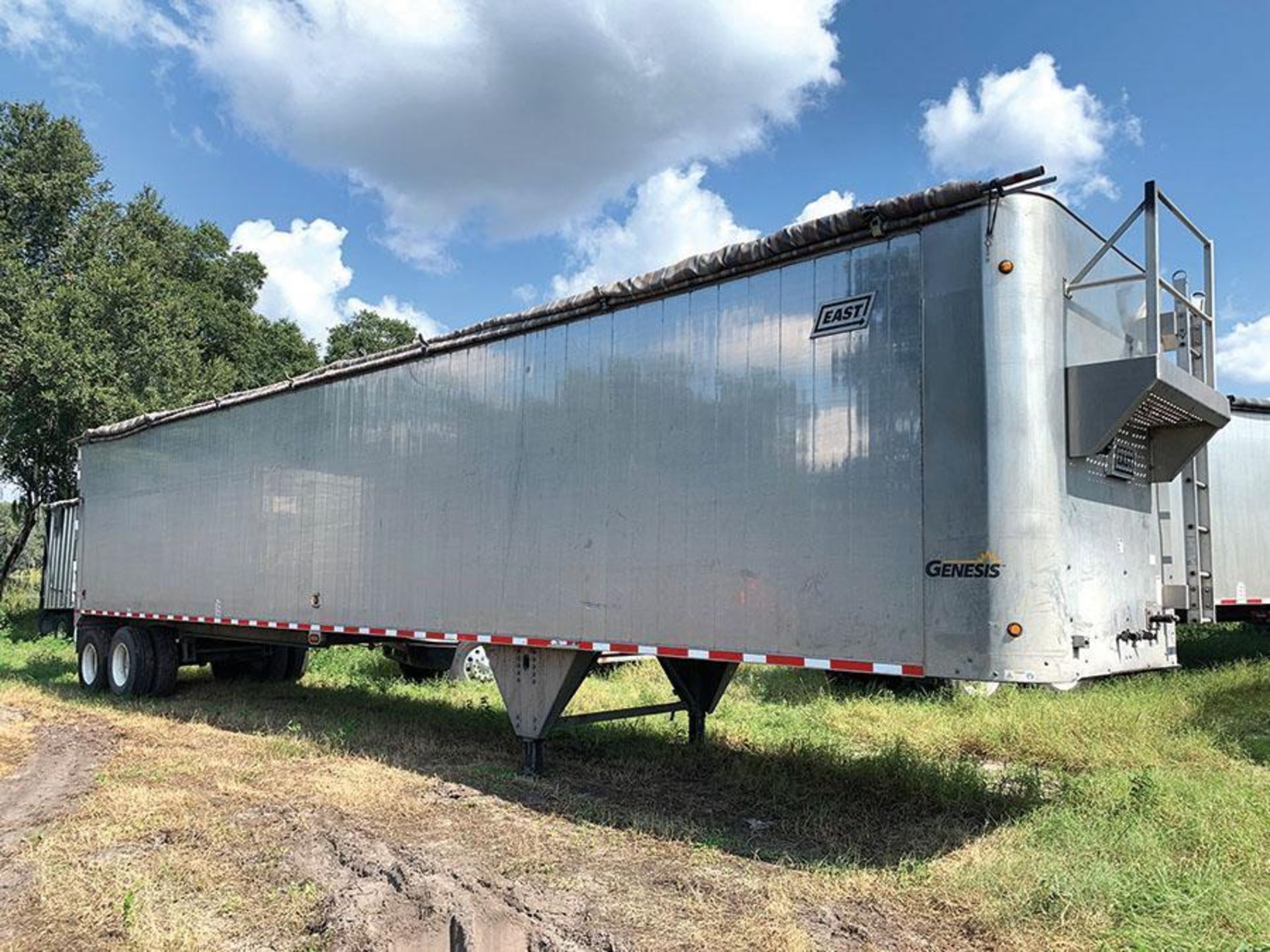 2016 EAST GENESIS 48' T/A WALKING FLOOR TRAILER, GVWR 80,000 LB. 23,000 LB. AXELS , 8.25 X 22.5 WHEE - Image 8 of 12