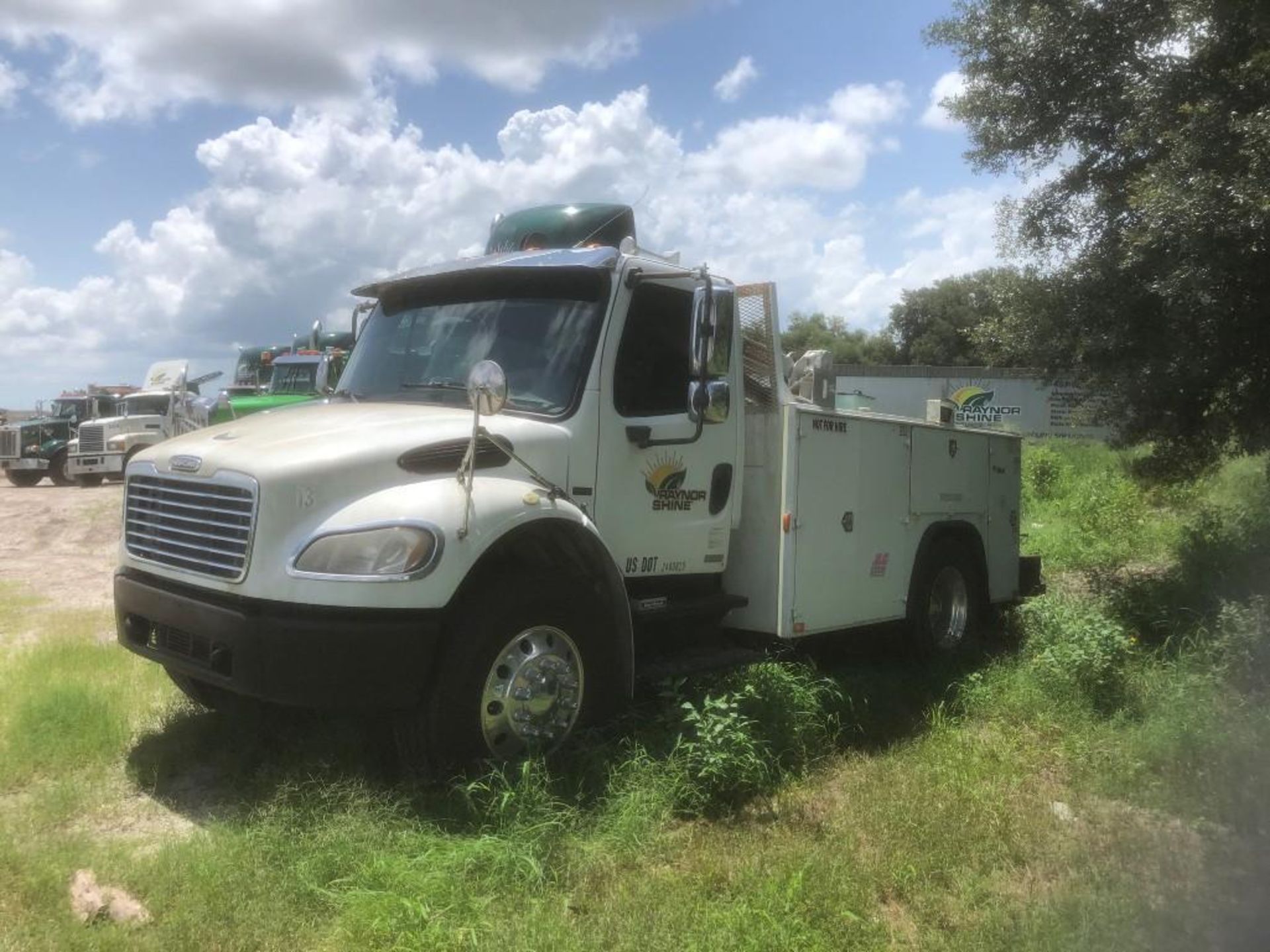 2008 FREIGHTLINER M2106V UTILITY TRUCK, VIN 1FVACXDJ98HZ53170, AUTO TRANSMISSION, WITH IMT5020 CRANE - Image 3 of 11