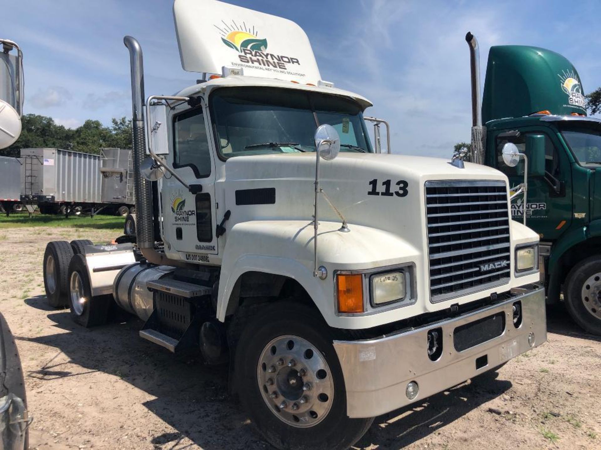 2016 MACK CHU613 T/A DAY CAB TRACTOR, MACK MP8 L6 12.7 L DIESEL ENGINE, 283,175 MILES, WET KIT, AIR - Image 4 of 9