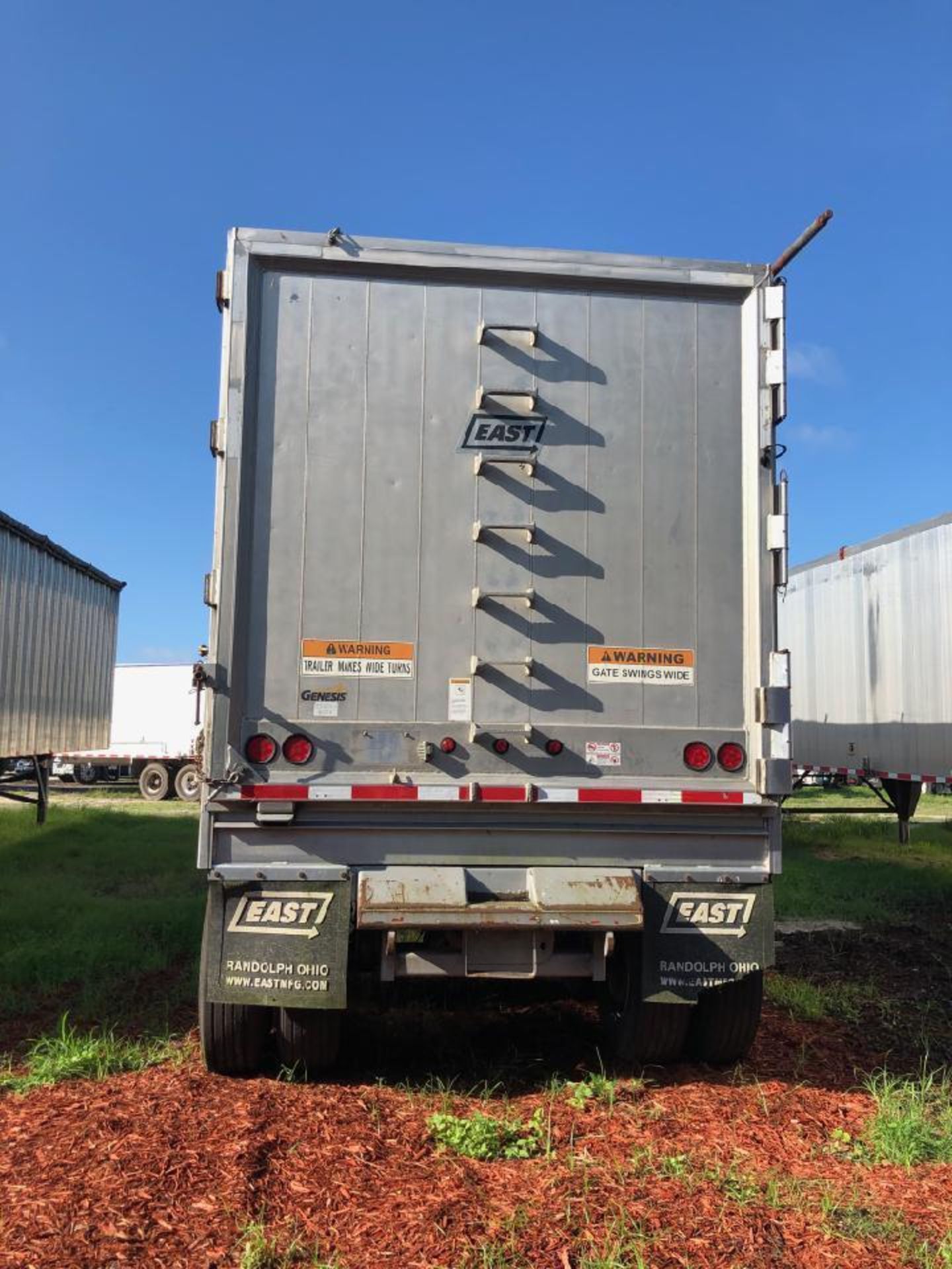 2016 EAST GENESIS 48' T/A WALKING FLOOR TRAILER, GVWR 80,000 LB. 23,000 LB. AXELS , 8.25 X 22.5 WHEE - Image 6 of 12