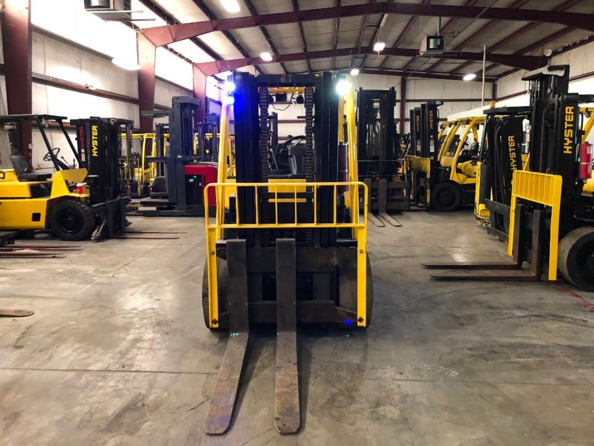 2017 HYSTER 15,000 LB. CAPACITY FORKLIFT, MODEL S155FT, SOLID TIRES, 2-STAGE MAST ***(LOCATED IN HAM - Image 6 of 12