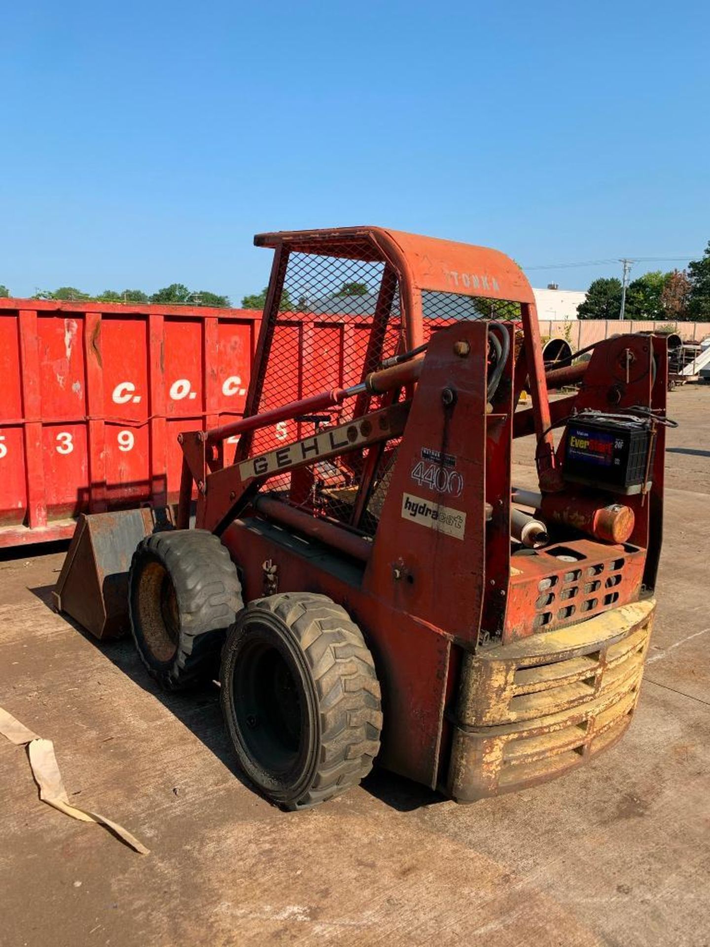 GEHL HYDRACAT 4400 SKID STEER, MODEL HL4400, S/N 001307, FORD IN-LINE 4-CYLINDER GAS ENGINE, 65'' BU - Image 2 of 6